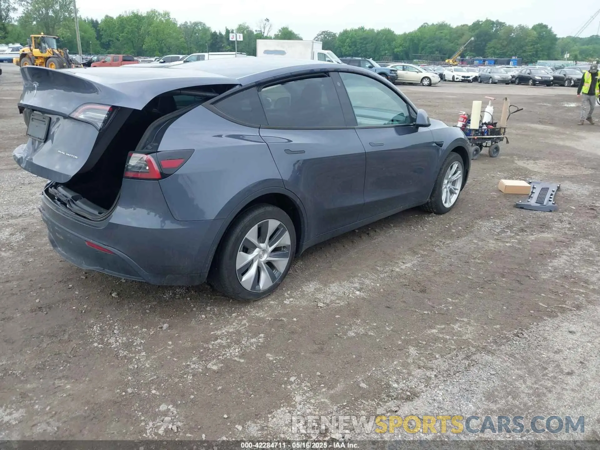4 fotografías del automóvil dañado 7SAYGDEE9PA130624 TESLA MODEL Y 2023