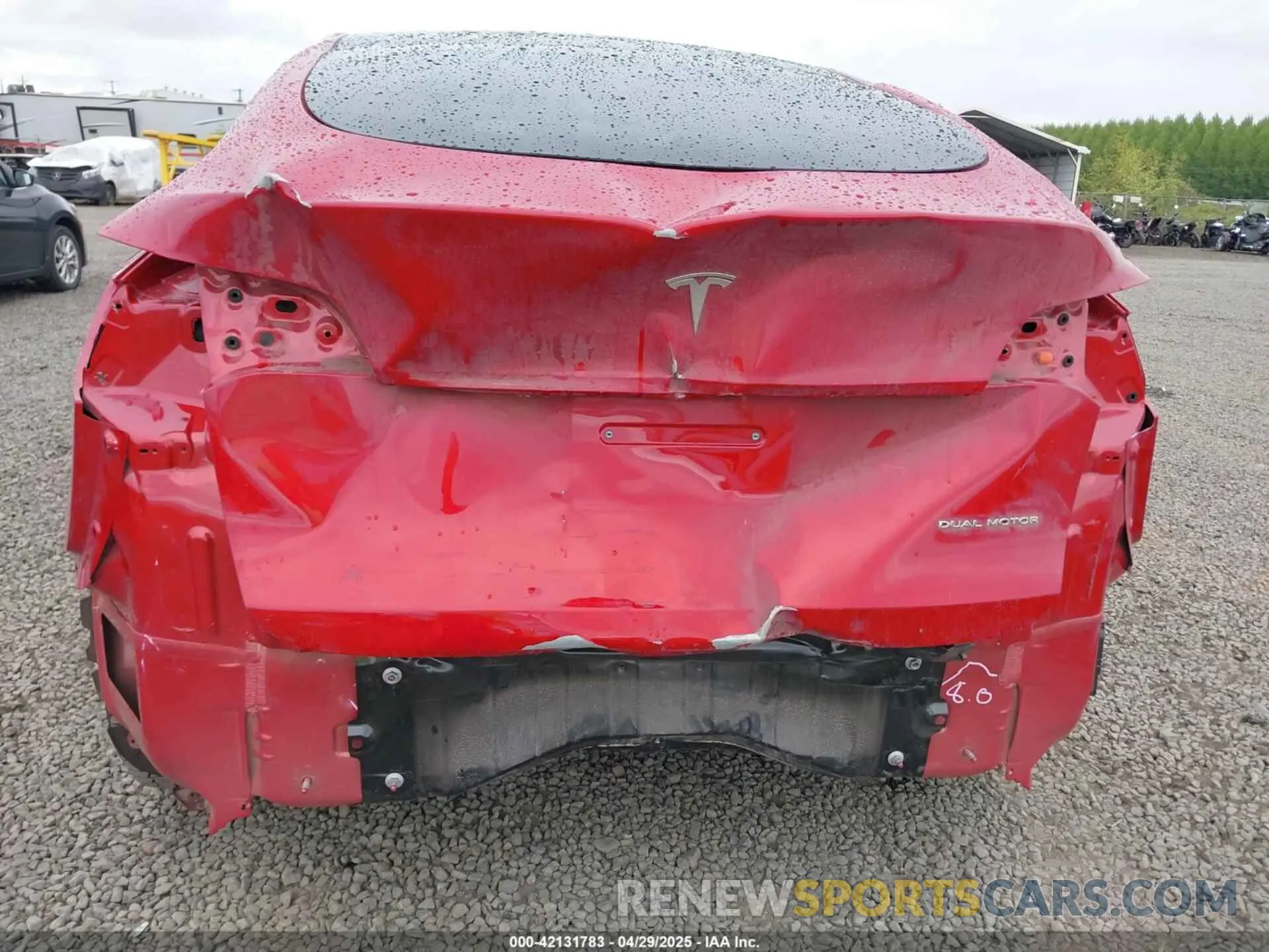 6 fotografías del automóvil dañado 7SAYGDEE9PA145947 TESLA MODEL Y 2023