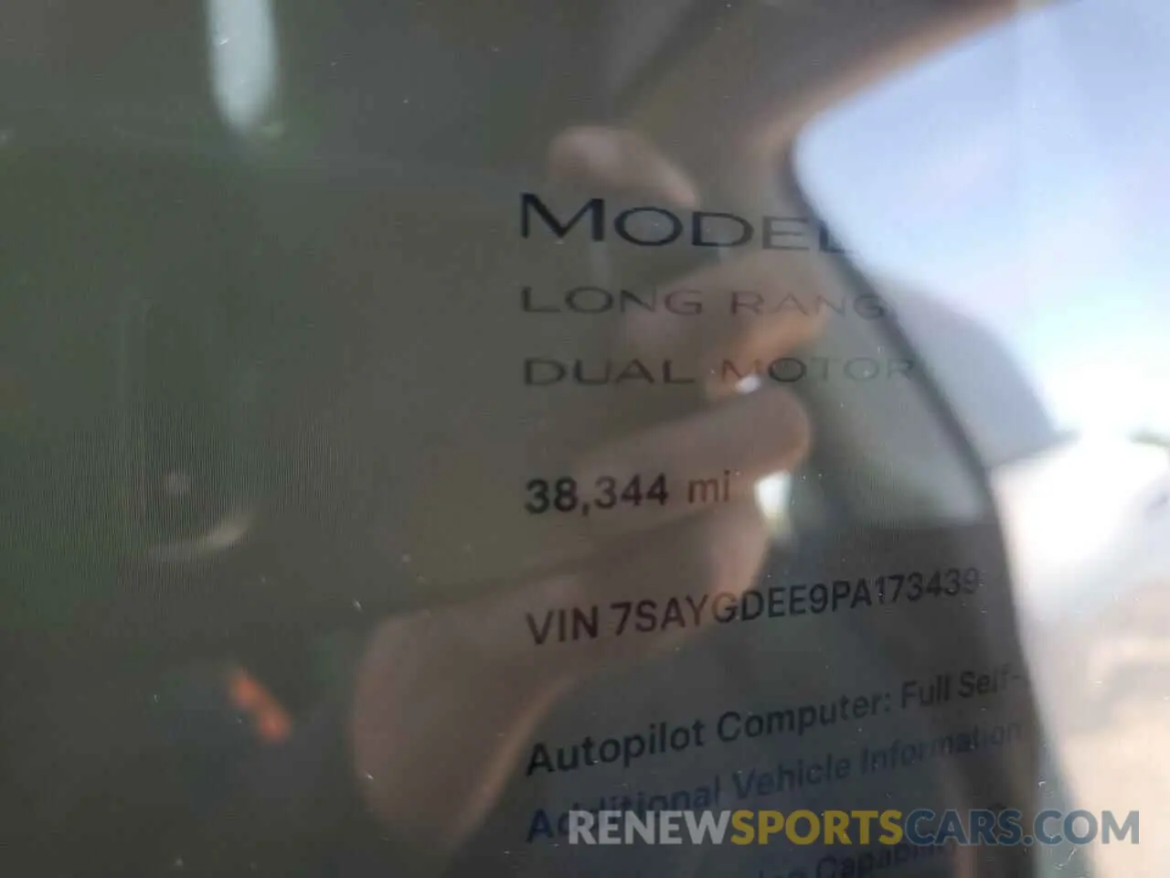9 fotografías del automóvil dañado 7SAYGDEE9PA173439 TESLA MODEL Y 2023