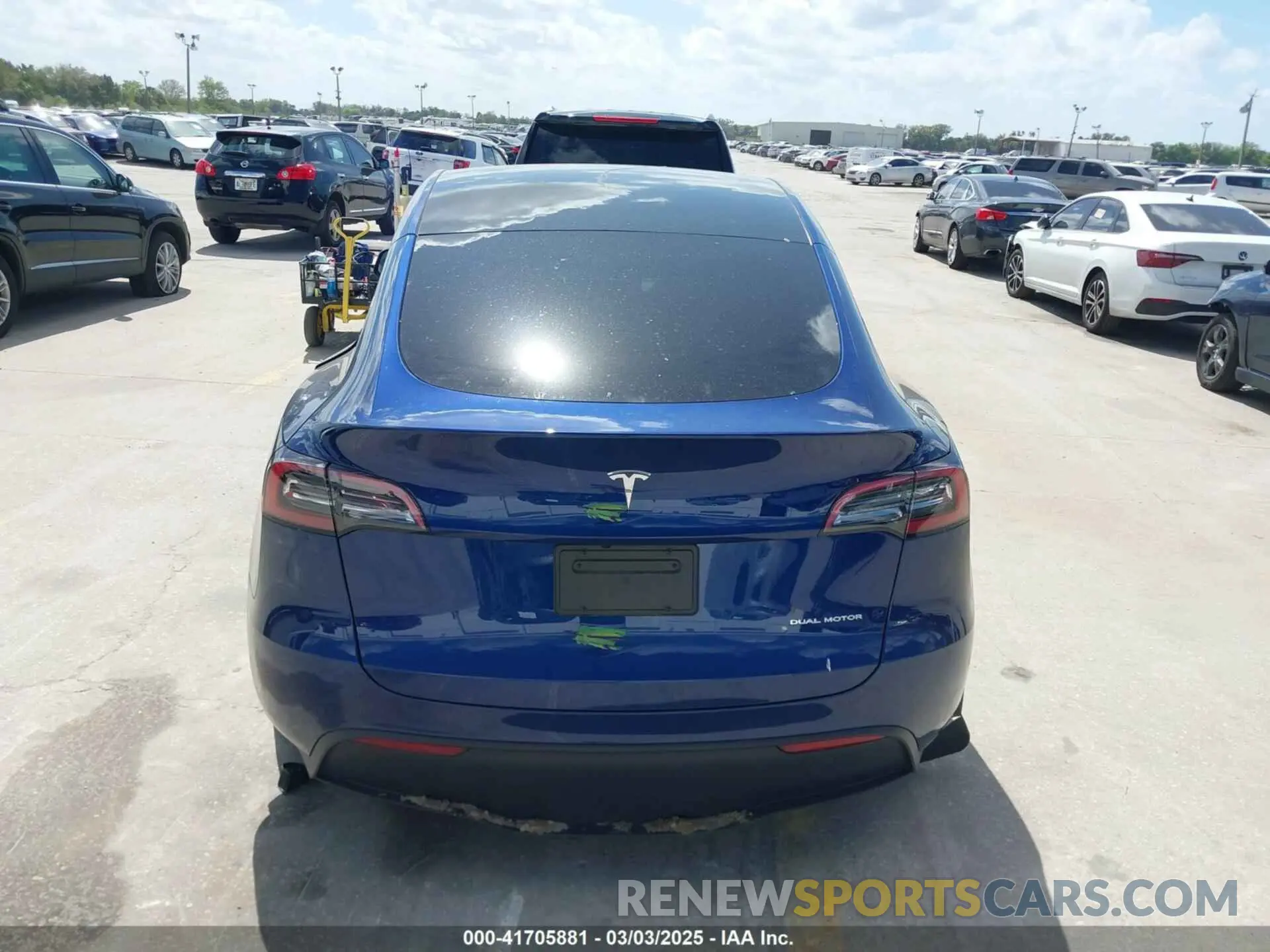 15 fotografías del automóvil dañado 7SAYGDEE9PA205757 TESLA MODEL Y 2023