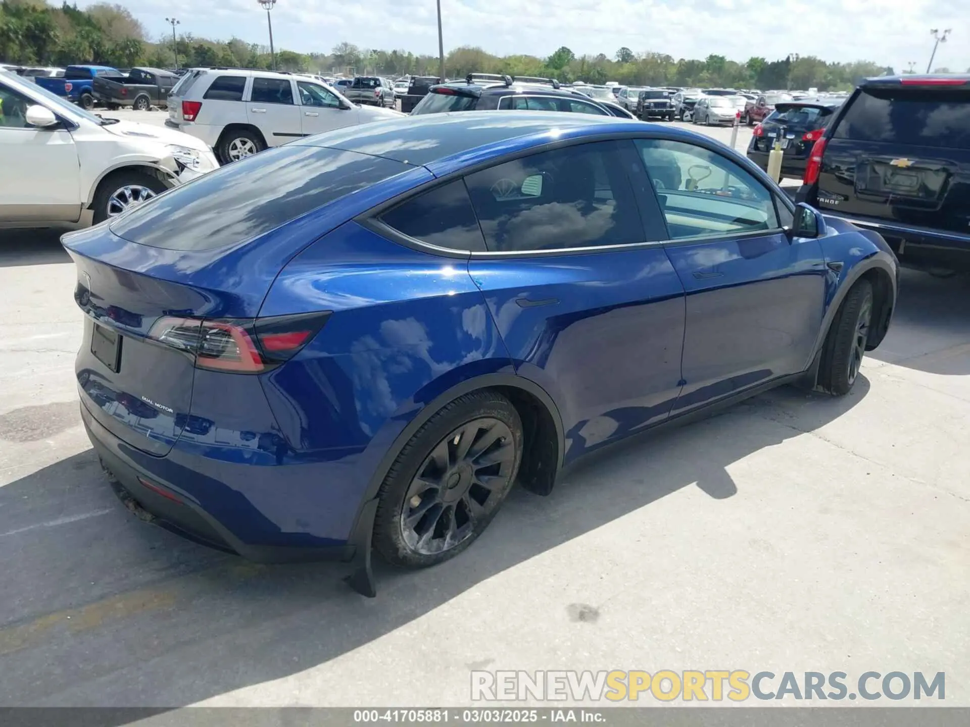 4 fotografías del automóvil dañado 7SAYGDEE9PA205757 TESLA MODEL Y 2023