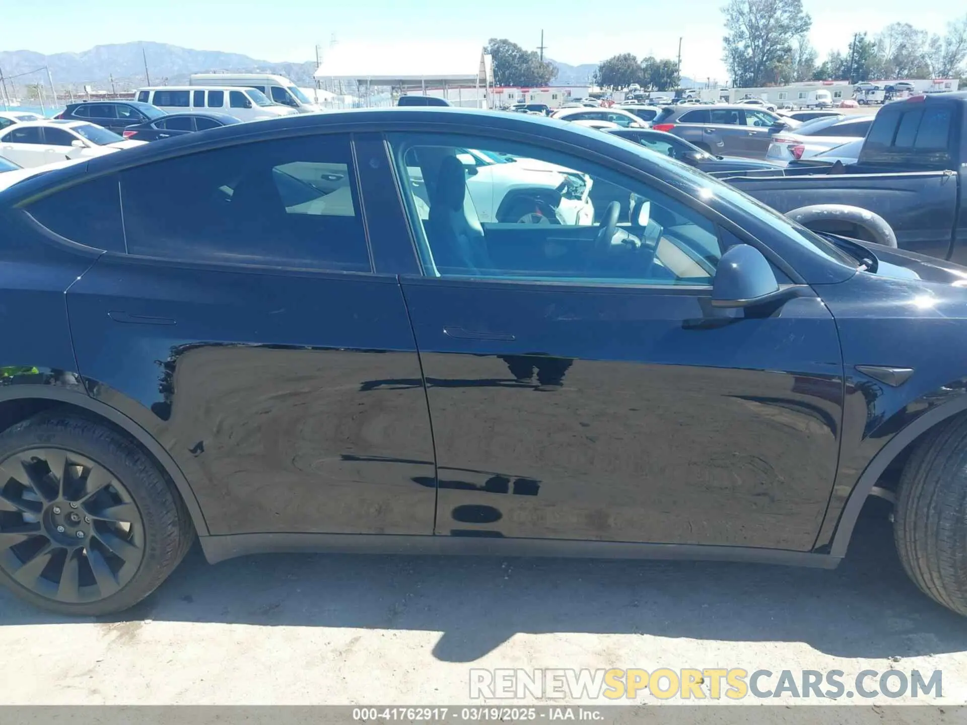 13 fotografías del automóvil dañado 7SAYGDEE9PF591096 TESLA MODEL Y 2023