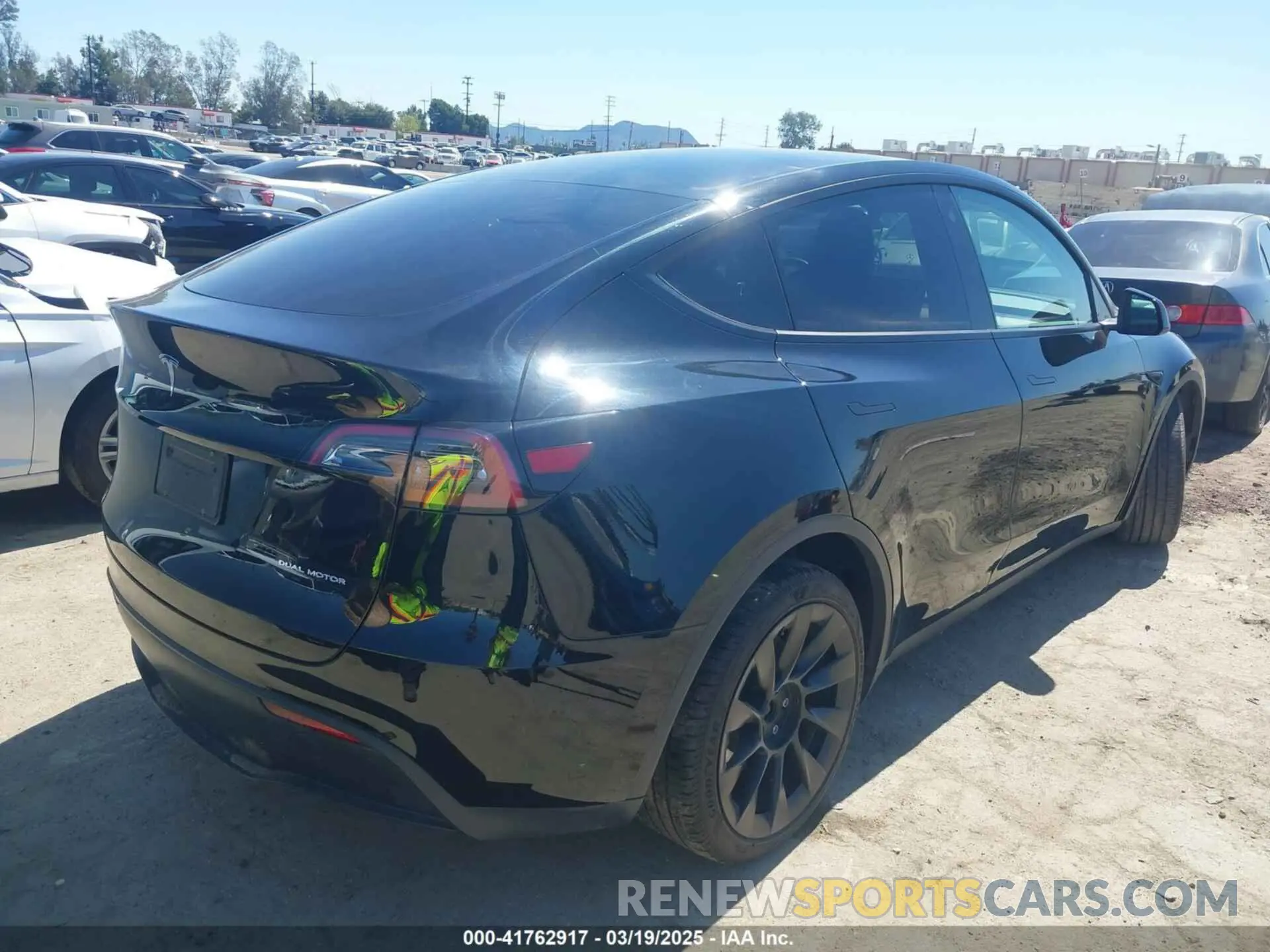4 fotografías del automóvil dañado 7SAYGDEE9PF591096 TESLA MODEL Y 2023