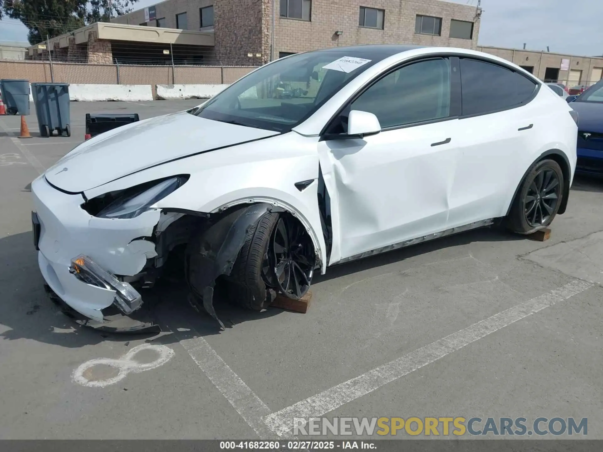 2 fotografías del automóvil dañado 7SAYGDEE9PF609824 TESLA MODEL Y 2023
