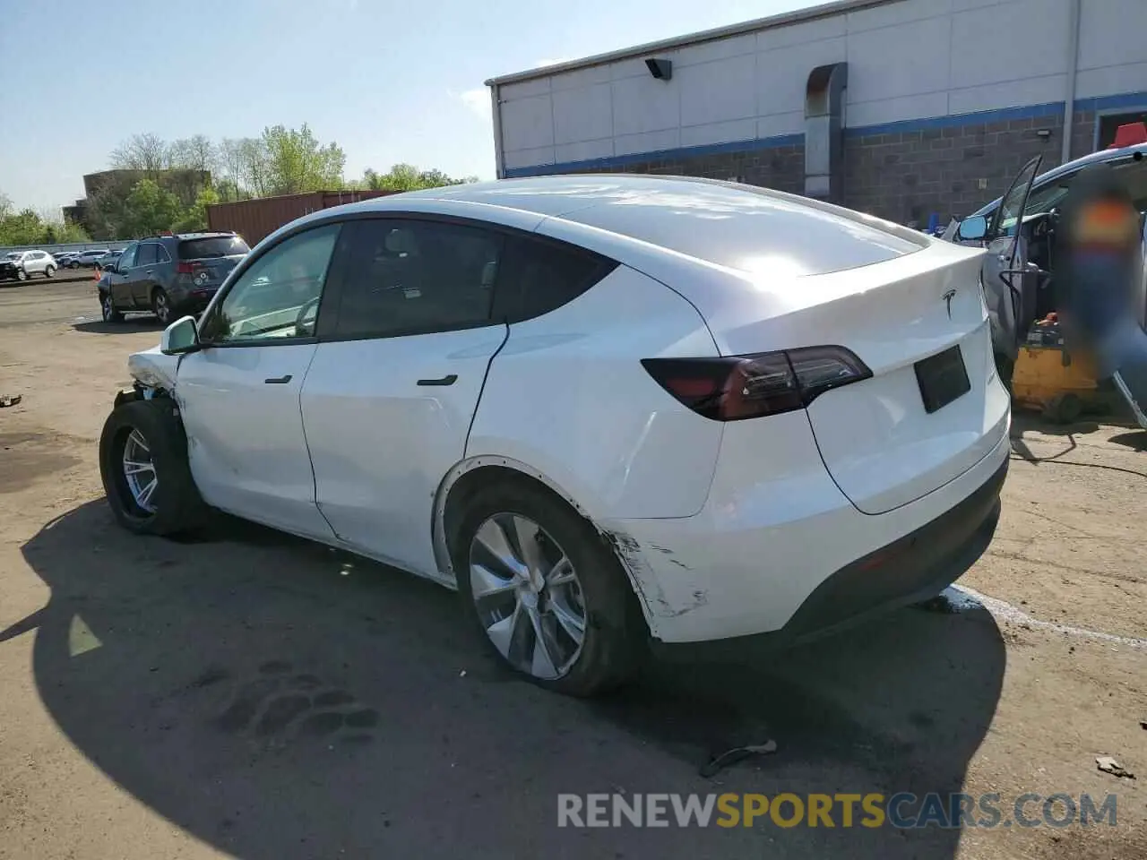 2 fotografías del automóvil dañado 7SAYGDEE9PF618460 TESLA MODEL Y 2023