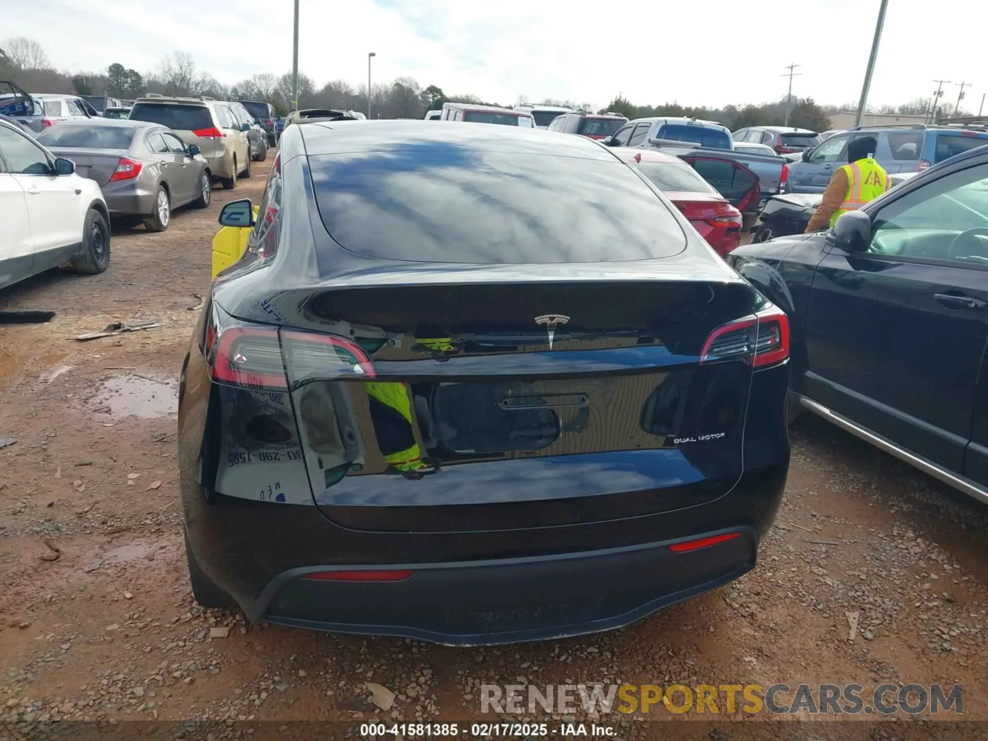 15 fotografías del automóvil dañado 7SAYGDEE9PF662720 TESLA MODEL Y 2023