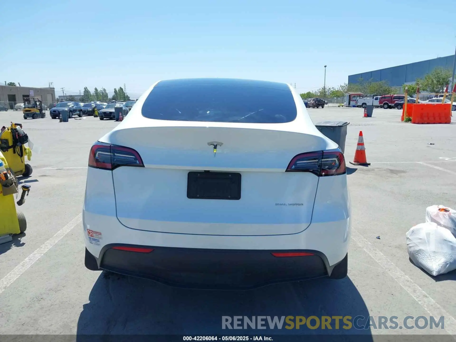 15 fotografías del automóvil dañado 7SAYGDEE9PF811580 TESLA MODEL Y 2023