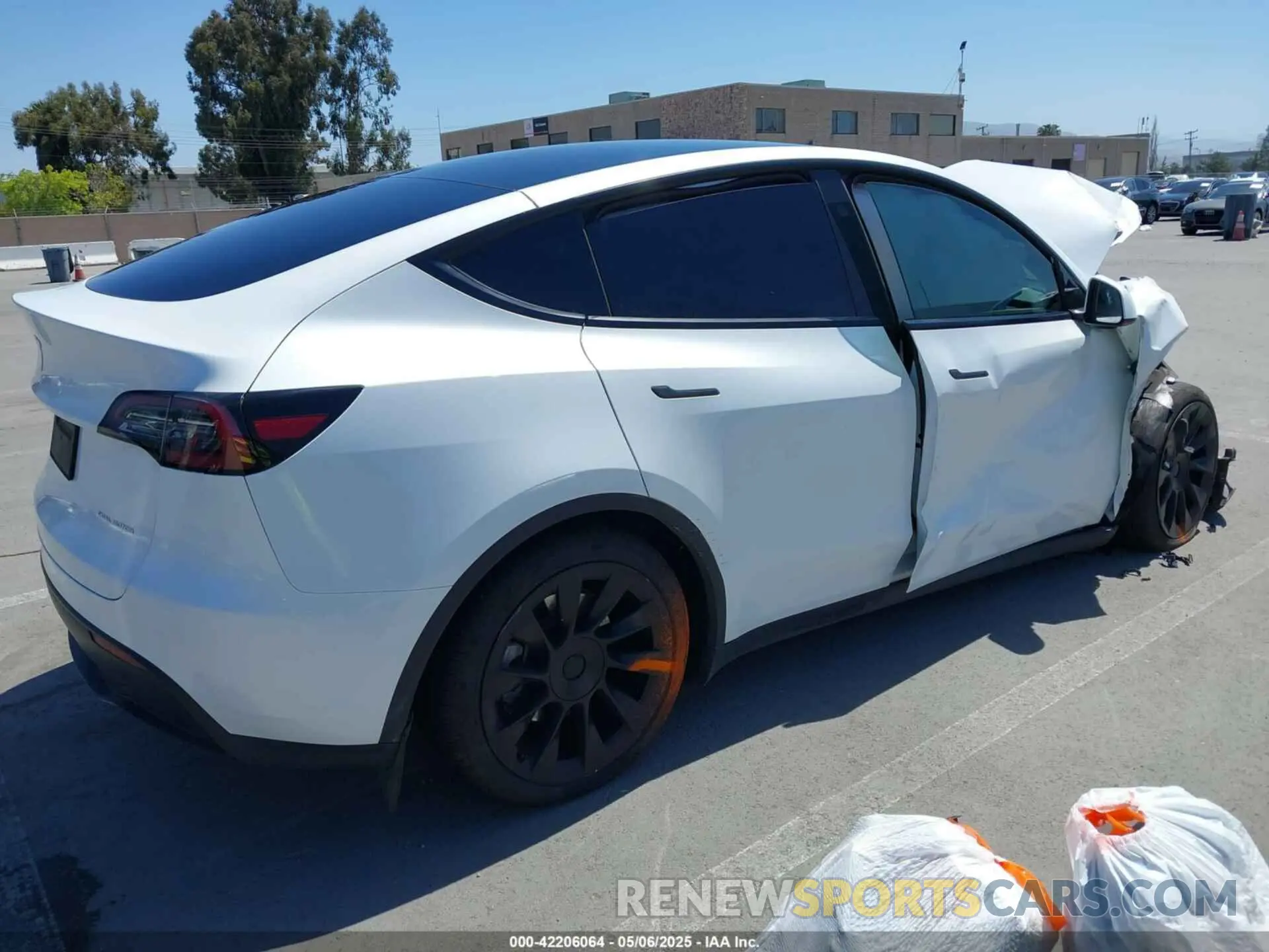 4 fotografías del automóvil dañado 7SAYGDEE9PF811580 TESLA MODEL Y 2023