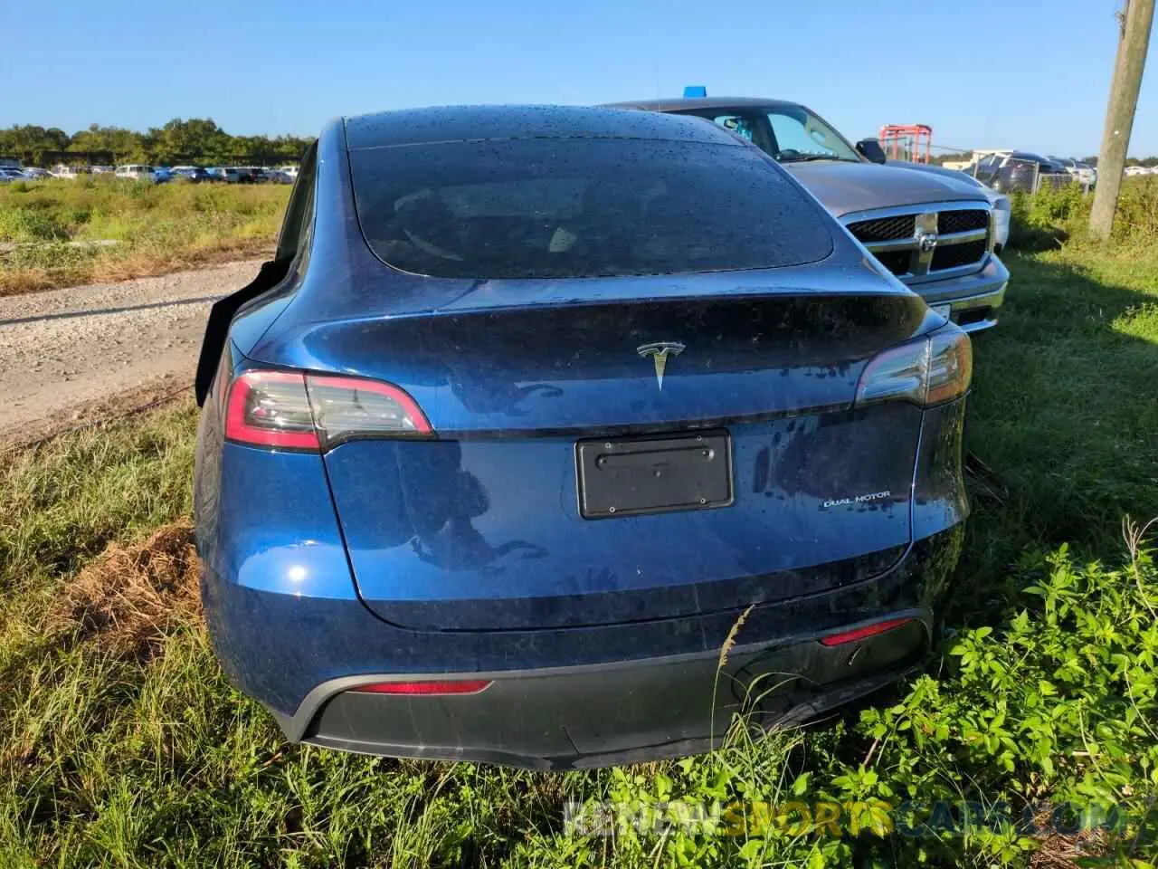 6 fotografías del automóvil dañado 7SAYGDEE9PF880933 TESLA MODEL Y 2023