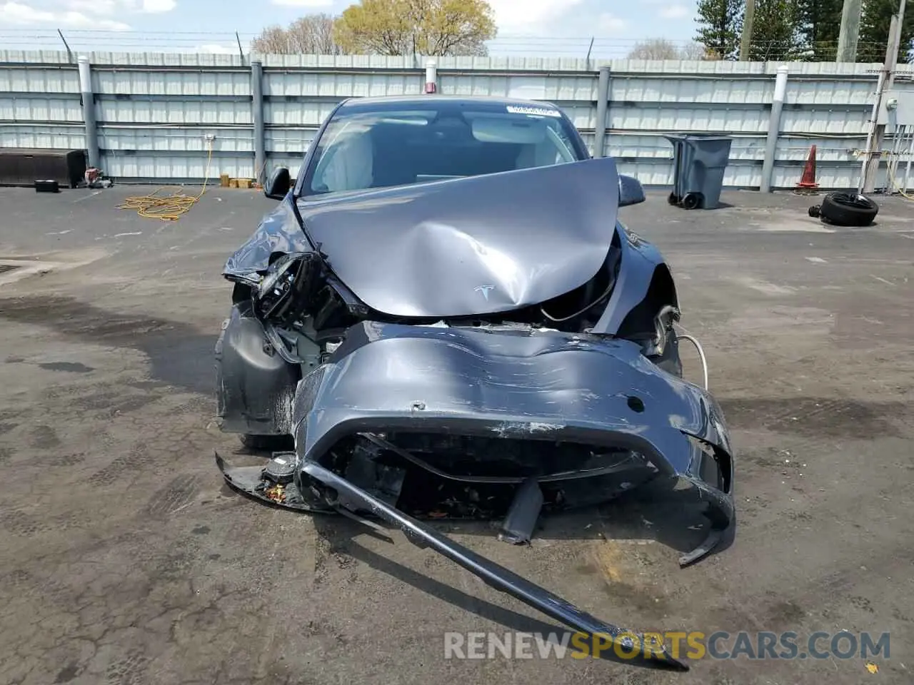 5 fotografías del automóvil dañado 7SAYGDEE9PF885405 TESLA MODEL Y 2023