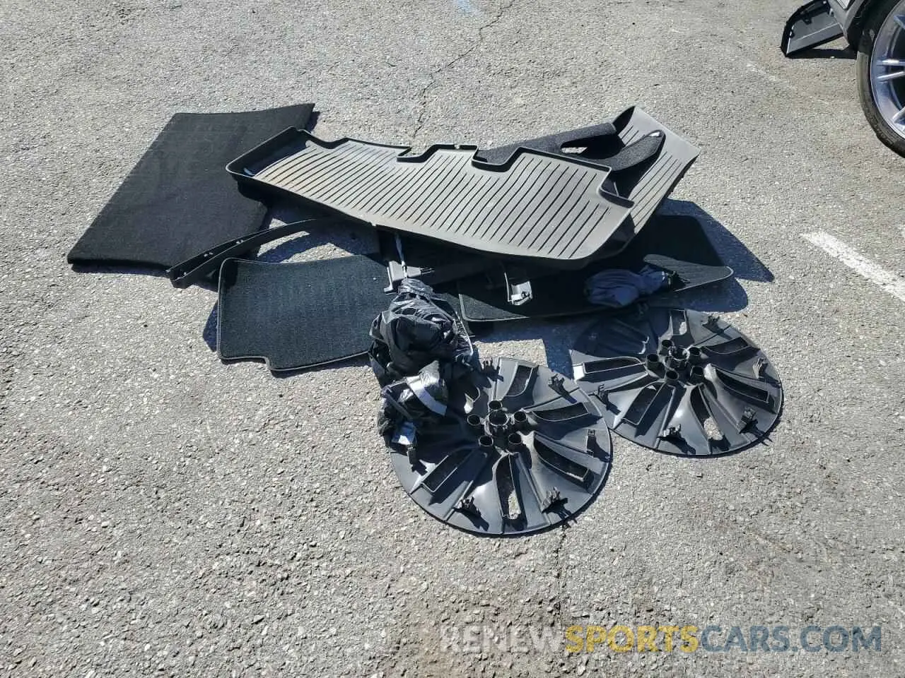 15 fotografías del automóvil dañado 7SAYGDEE9PF916202 TESLA MODEL Y 2023