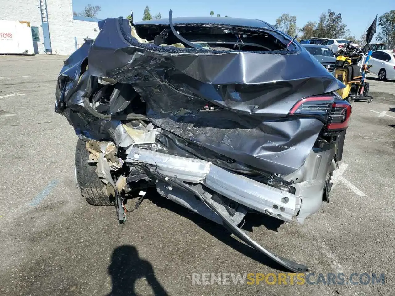 6 fotografías del automóvil dañado 7SAYGDEE9PF916202 TESLA MODEL Y 2023