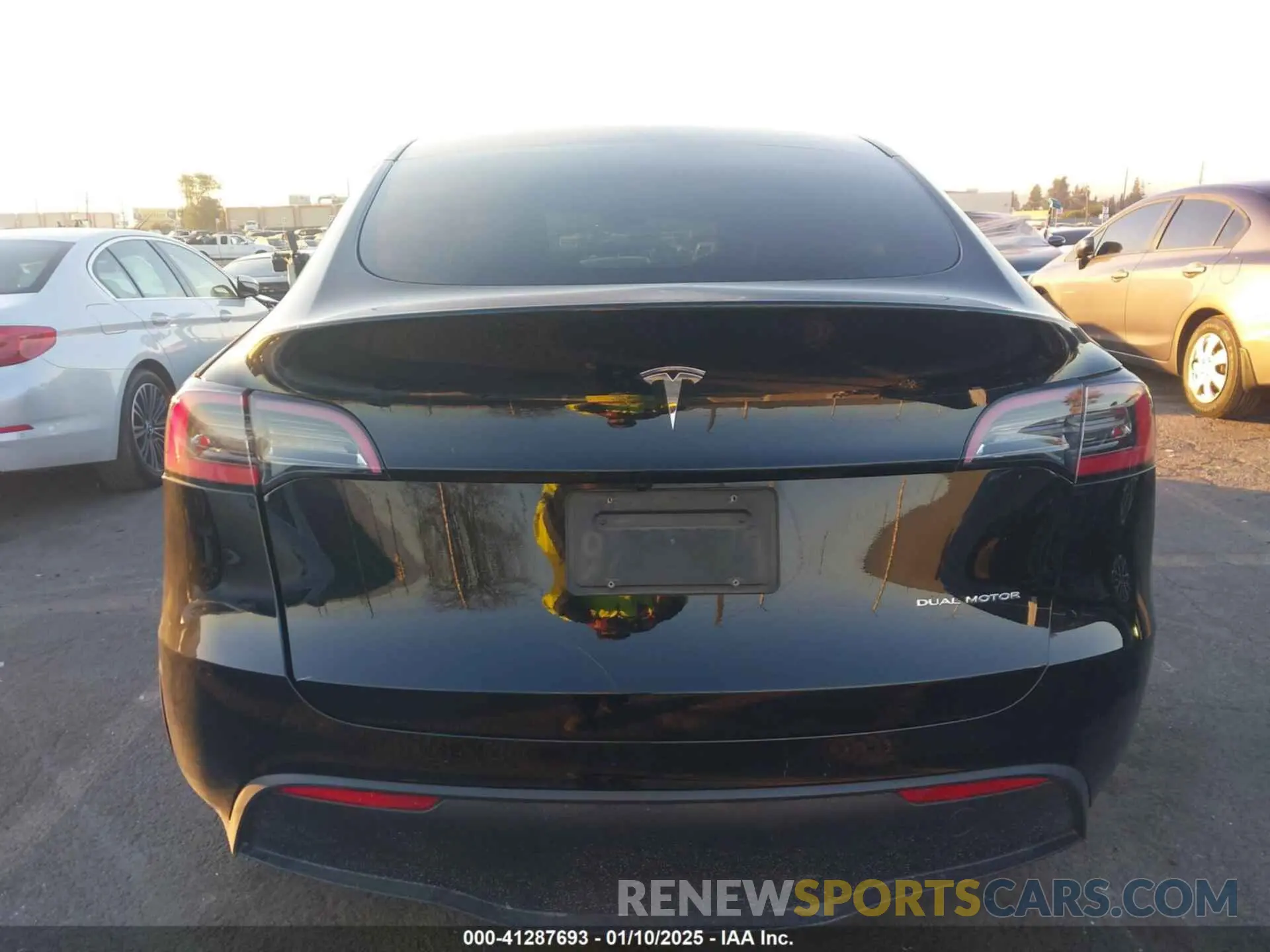 16 fotografías del automóvil dañado 7SAYGDEE9PF958627 TESLA MODEL Y 2023