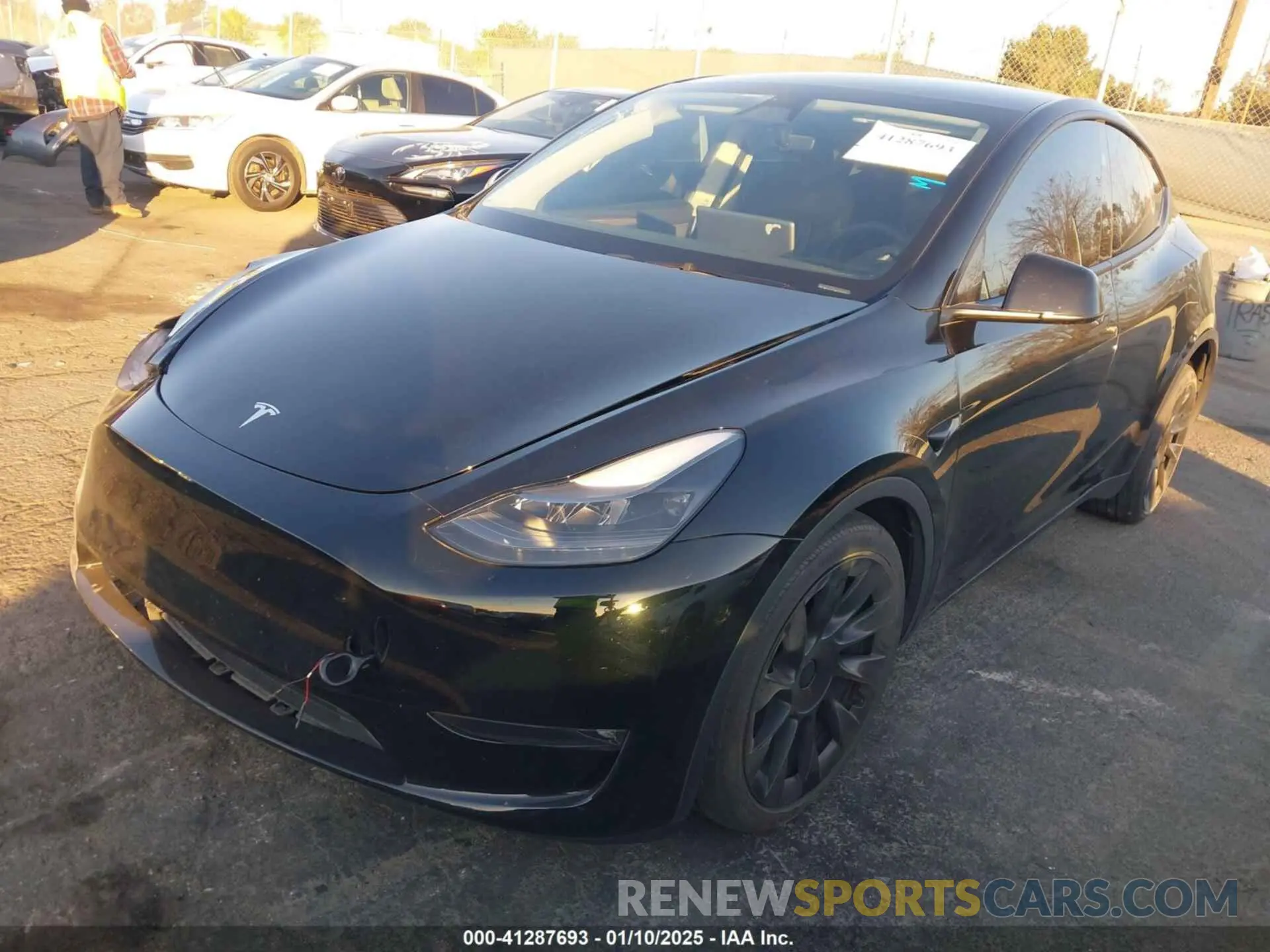 2 fotografías del automóvil dañado 7SAYGDEE9PF958627 TESLA MODEL Y 2023
