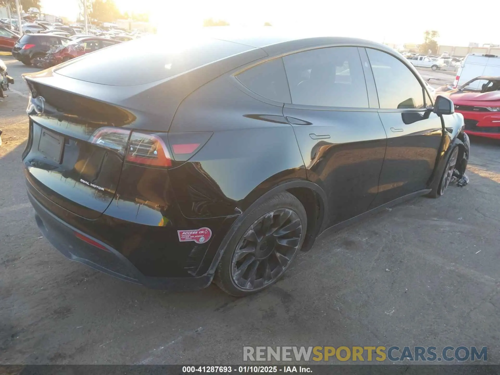 4 fotografías del automóvil dañado 7SAYGDEE9PF958627 TESLA MODEL Y 2023