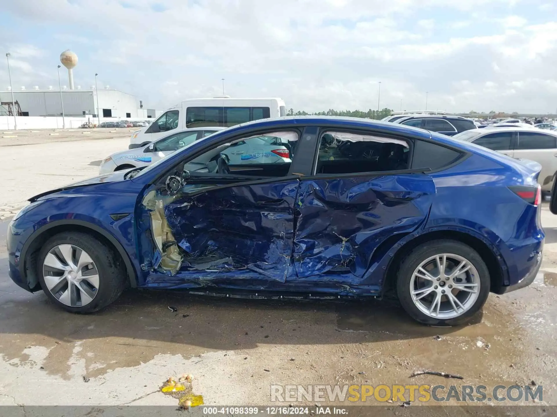 14 fotografías del automóvil dañado 7SAYGDEEXPA091039 TESLA MODEL Y 2023