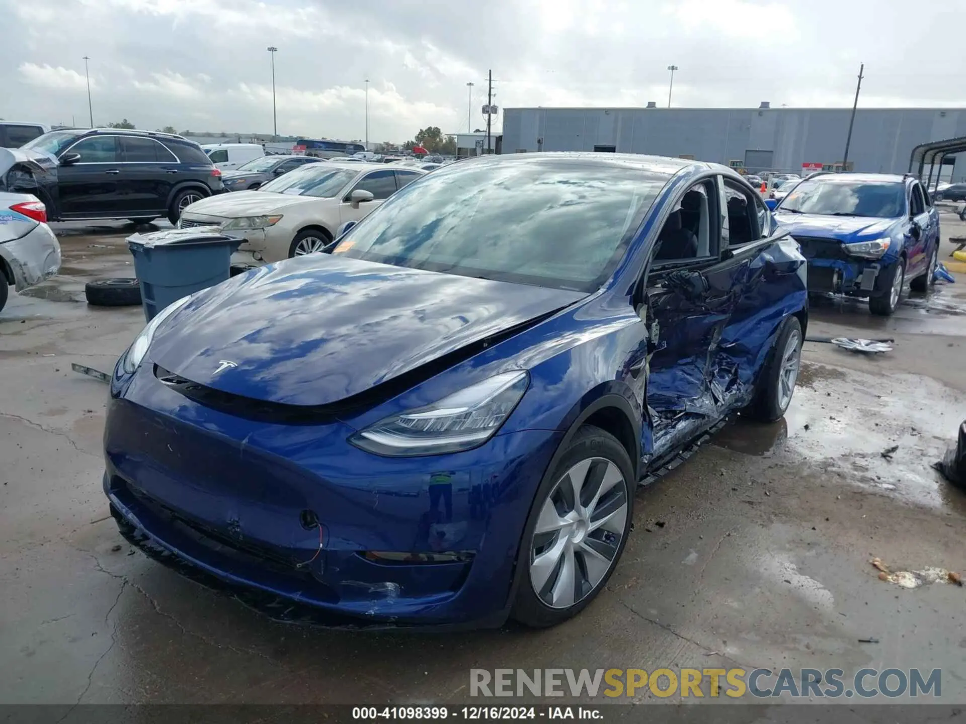 2 fotografías del automóvil dañado 7SAYGDEEXPA091039 TESLA MODEL Y 2023