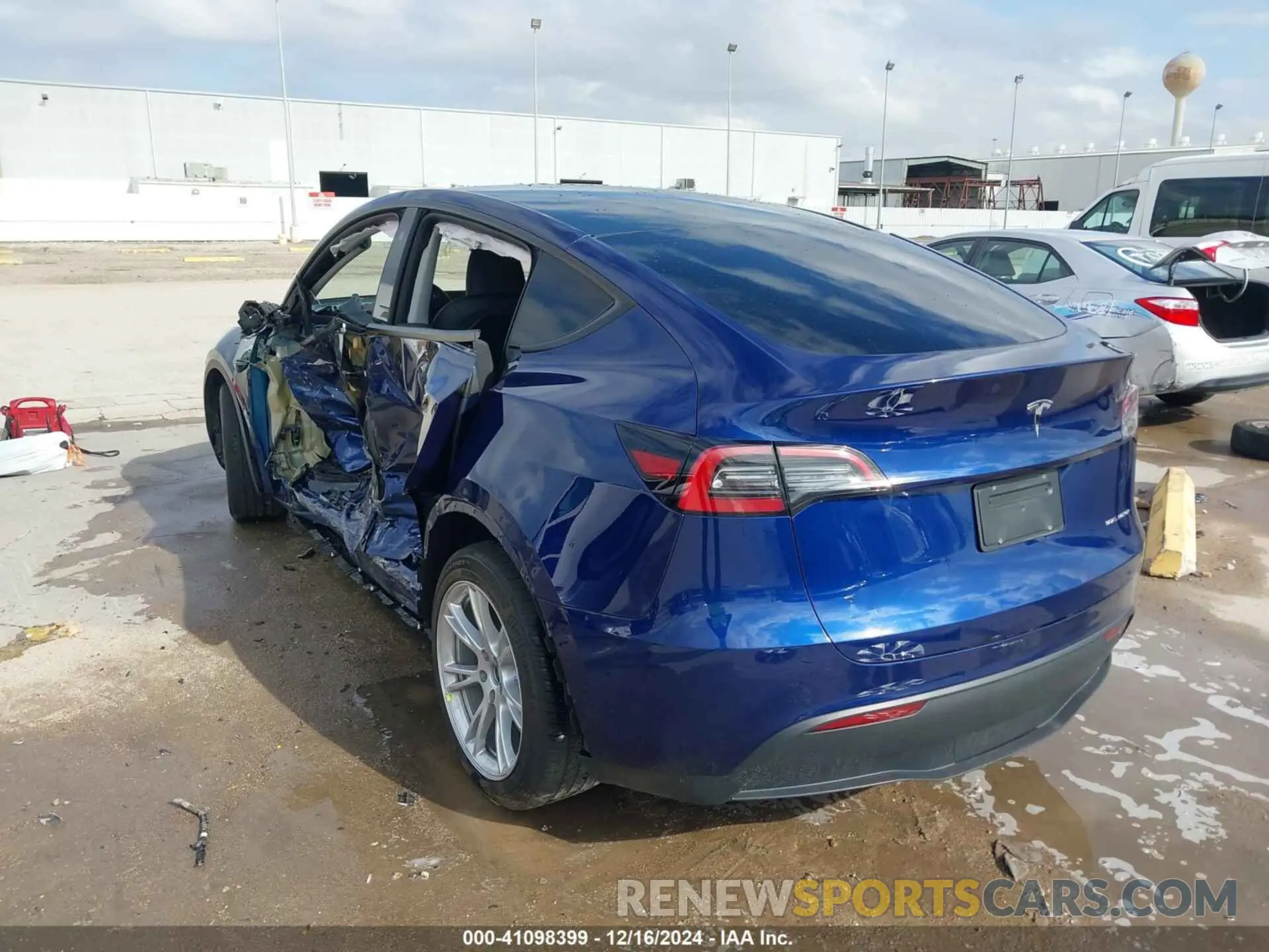 3 fotografías del automóvil dañado 7SAYGDEEXPA091039 TESLA MODEL Y 2023