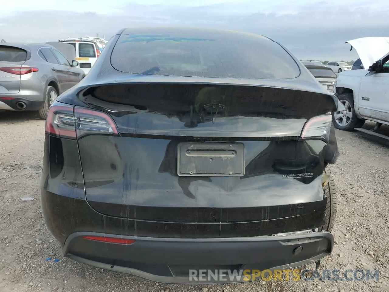 6 fotografías del automóvil dañado 7SAYGDEEXPA096418 TESLA MODEL Y 2023