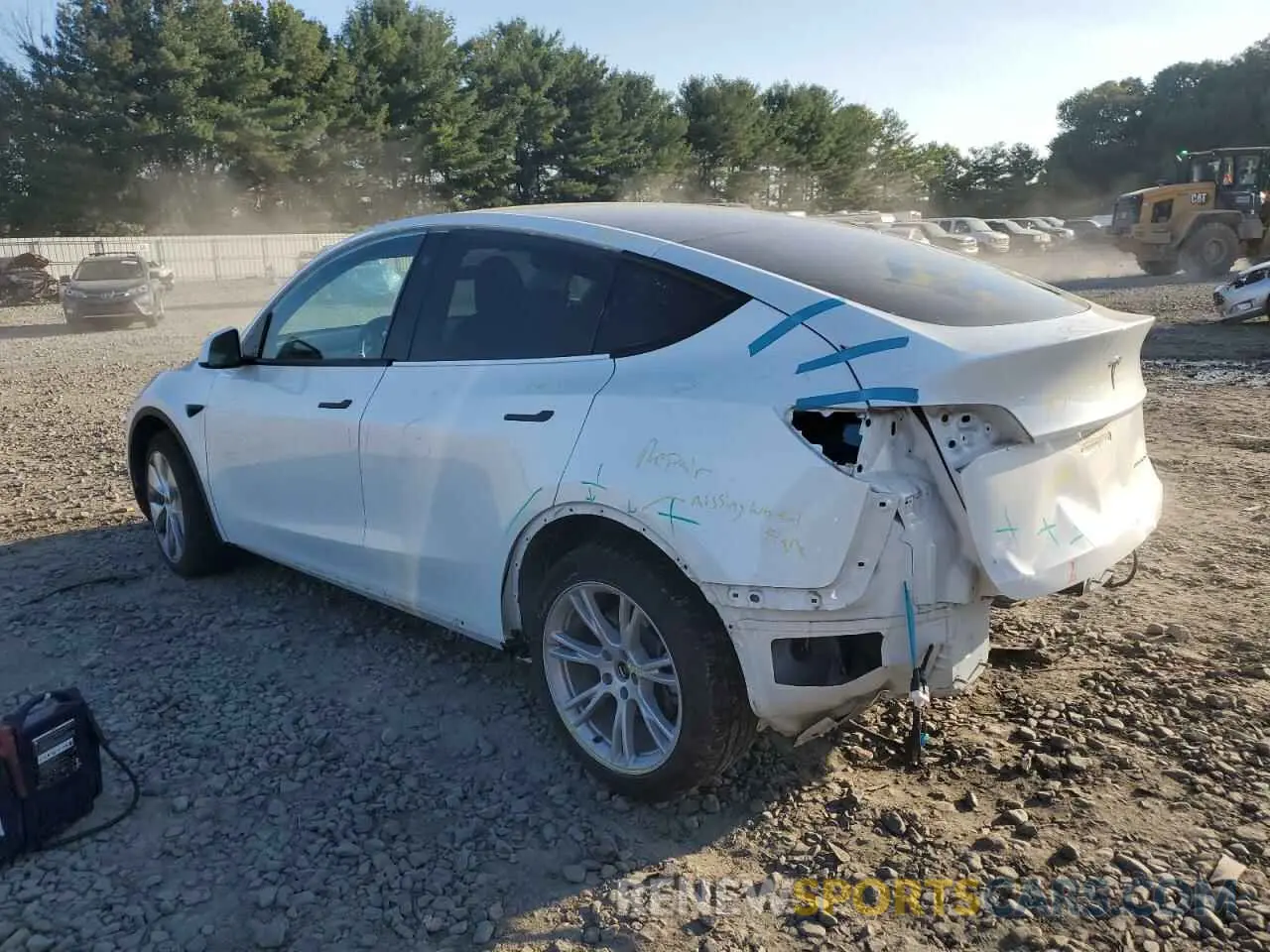 2 fotografías del automóvil dañado 7SAYGDEEXPA104856 TESLA MODEL Y 2023