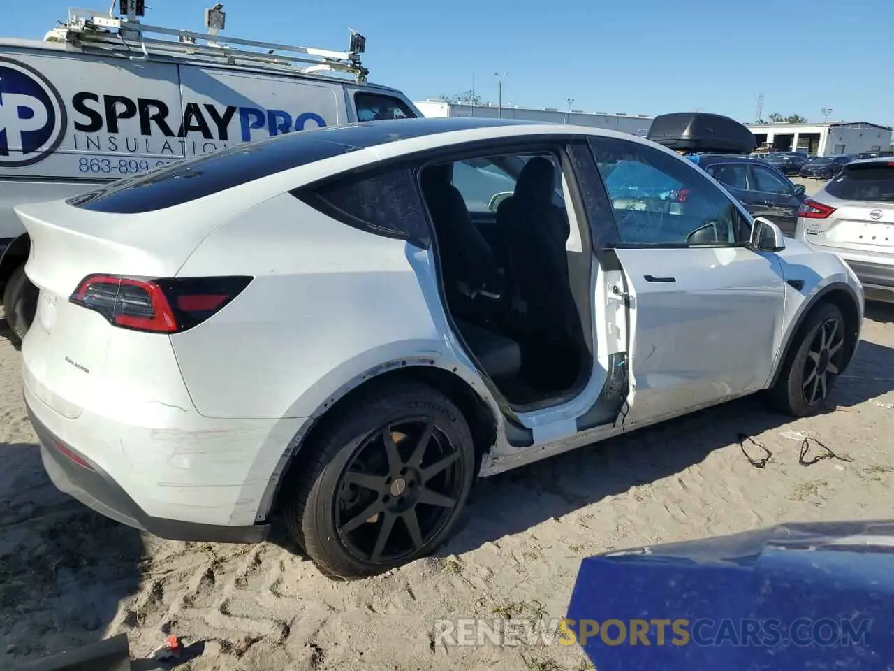 3 fotografías del automóvil dañado 7SAYGDEEXPA114111 TESLA MODEL Y 2023