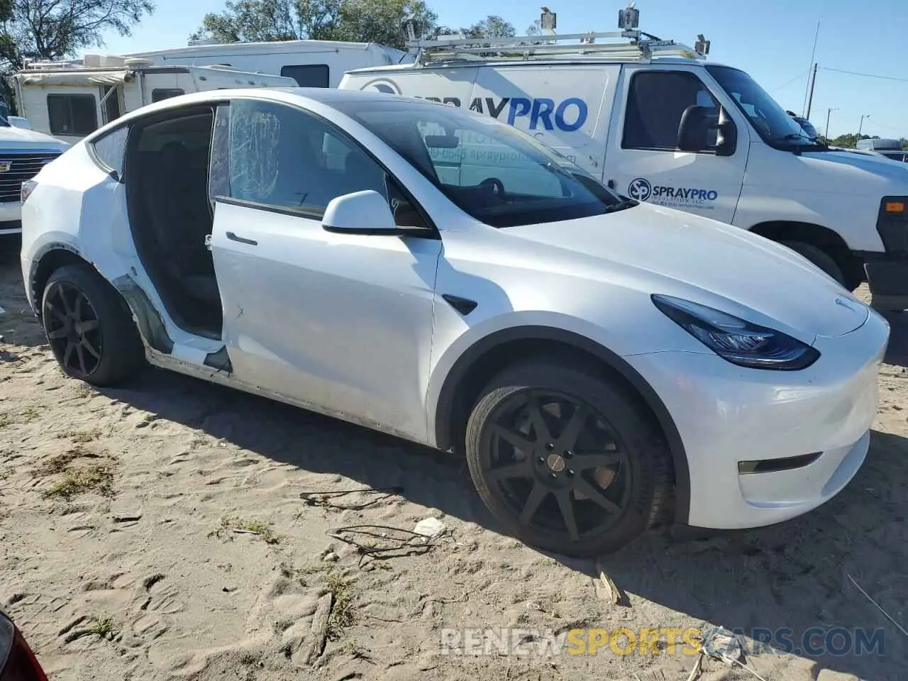 4 fotografías del automóvil dañado 7SAYGDEEXPA114111 TESLA MODEL Y 2023