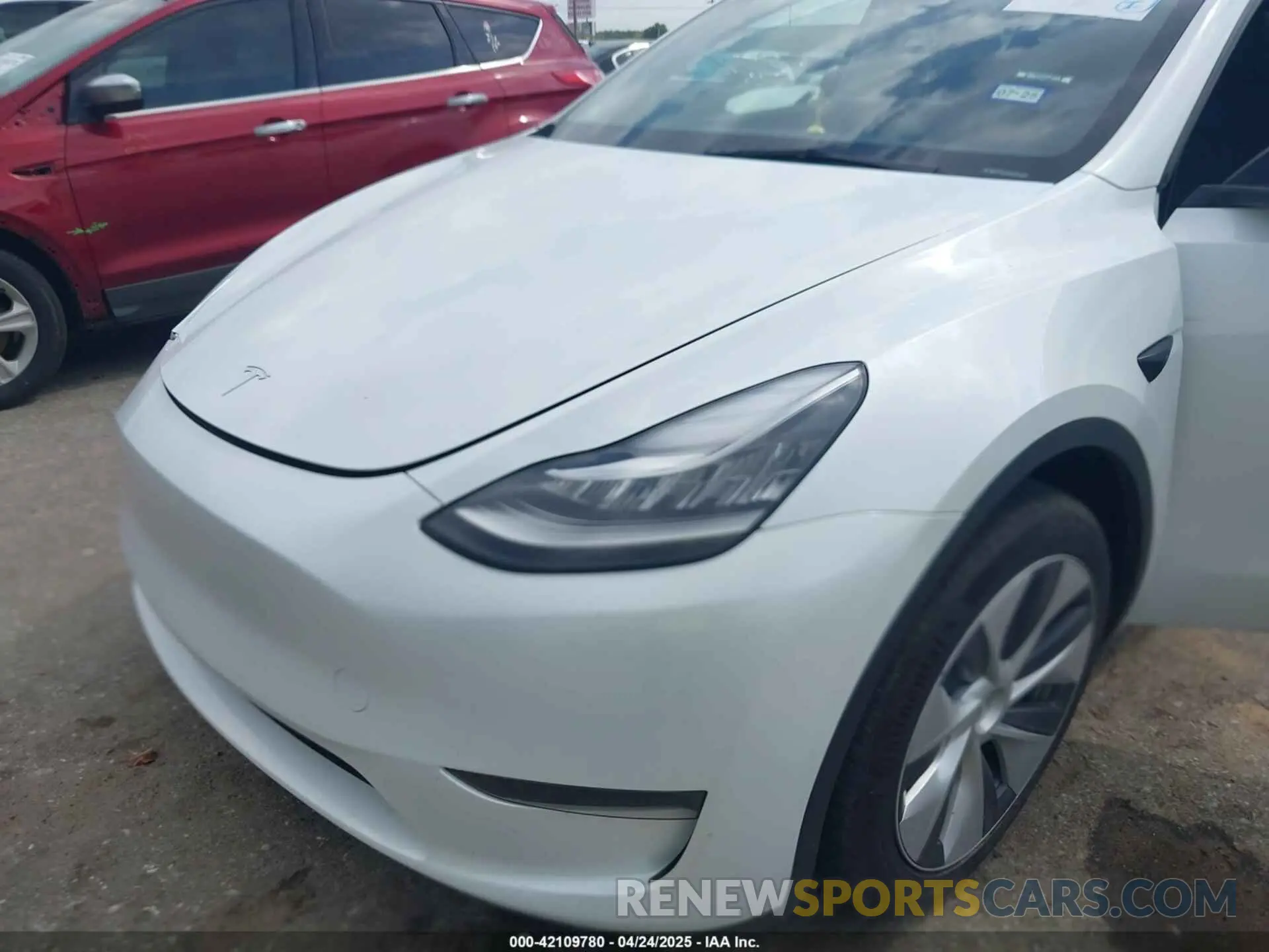 10 fotografías del automóvil dañado 7SAYGDEEXPA148680 TESLA MODEL Y 2023