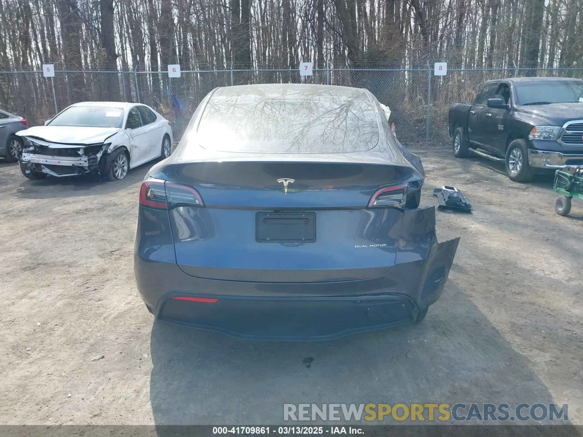 15 fotografías del automóvil dañado 7SAYGDEEXPA168444 TESLA MODEL Y 2023