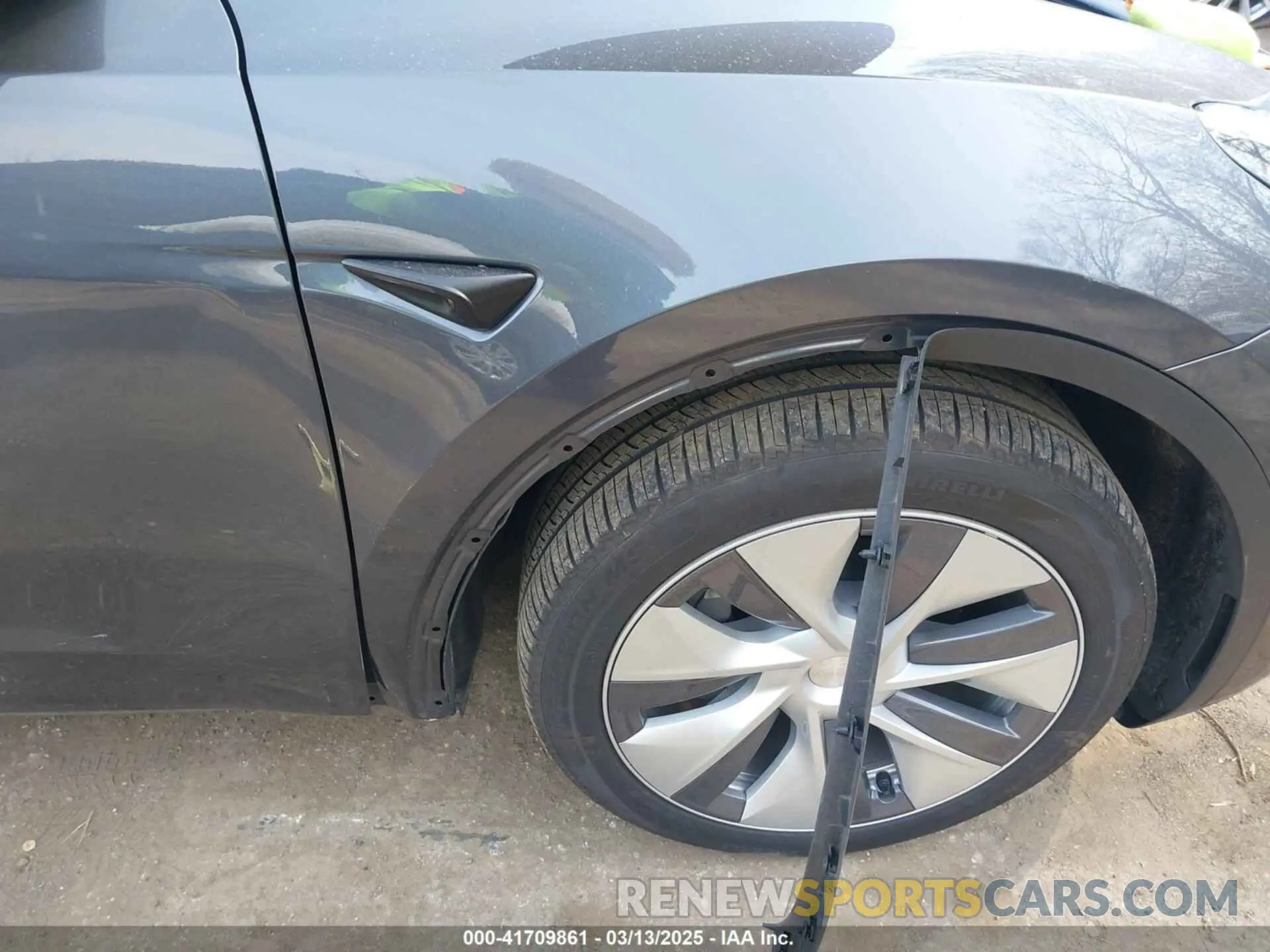 17 fotografías del automóvil dañado 7SAYGDEEXPA168444 TESLA MODEL Y 2023