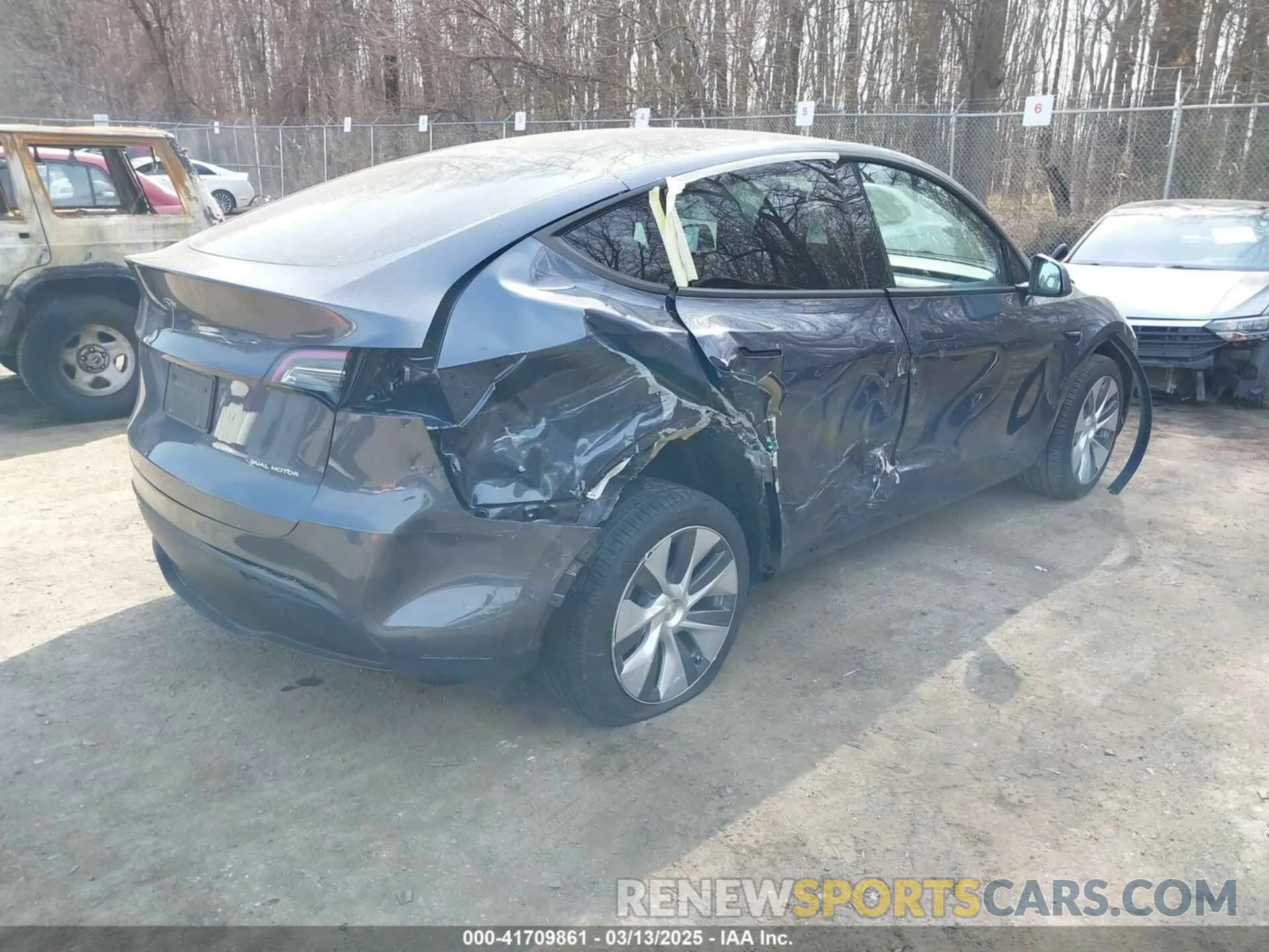 4 fotografías del automóvil dañado 7SAYGDEEXPA168444 TESLA MODEL Y 2023