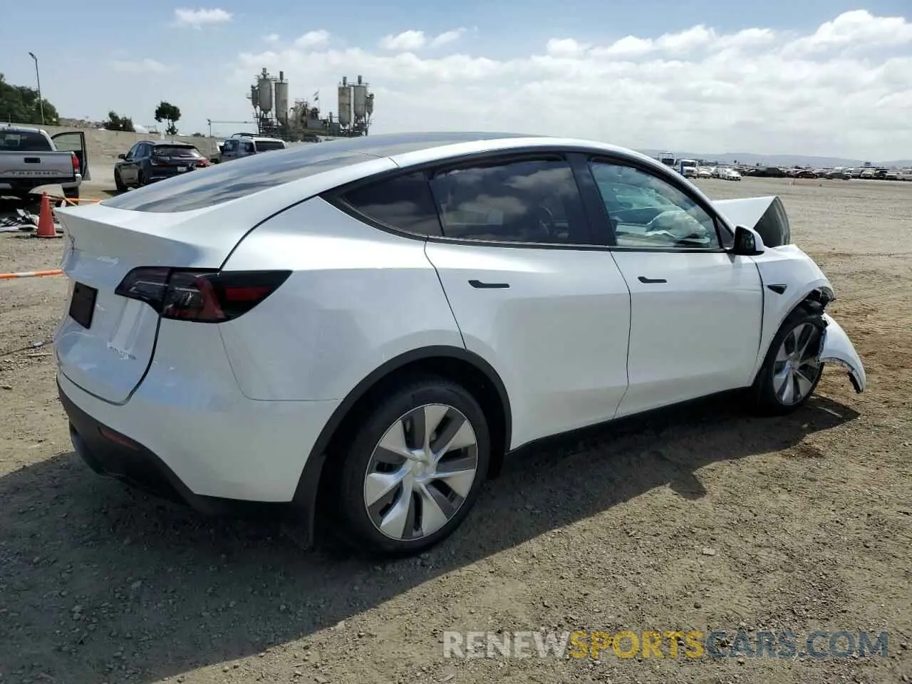 3 fotografías del automóvil dañado 7SAYGDEEXPA174003 TESLA MODEL Y 2023