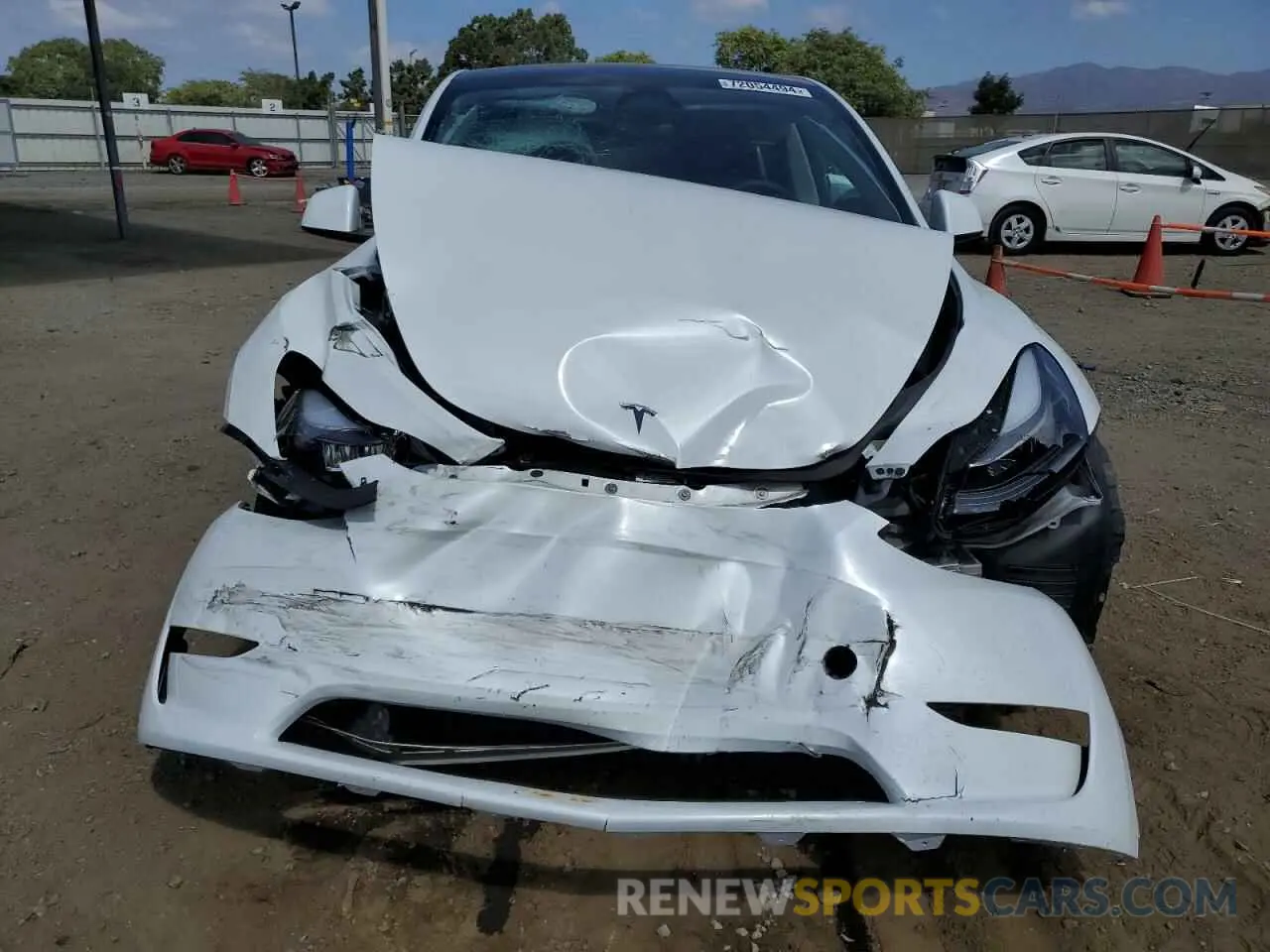 5 fotografías del automóvil dañado 7SAYGDEEXPA174003 TESLA MODEL Y 2023
