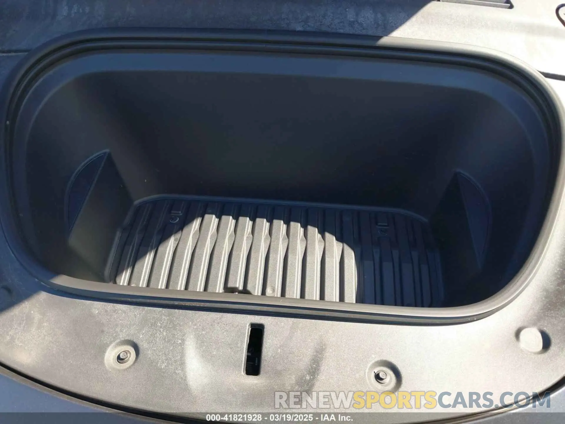 10 fotografías del automóvil dañado 7SAYGDEEXPA175104 TESLA MODEL Y 2023