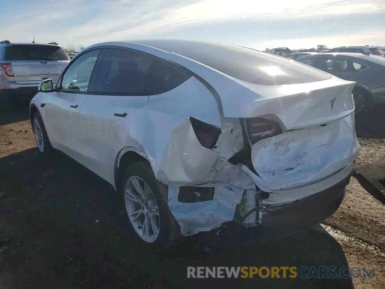 2 fotografías del automóvil dañado 7SAYGDEEXPA180237 TESLA MODEL Y 2023