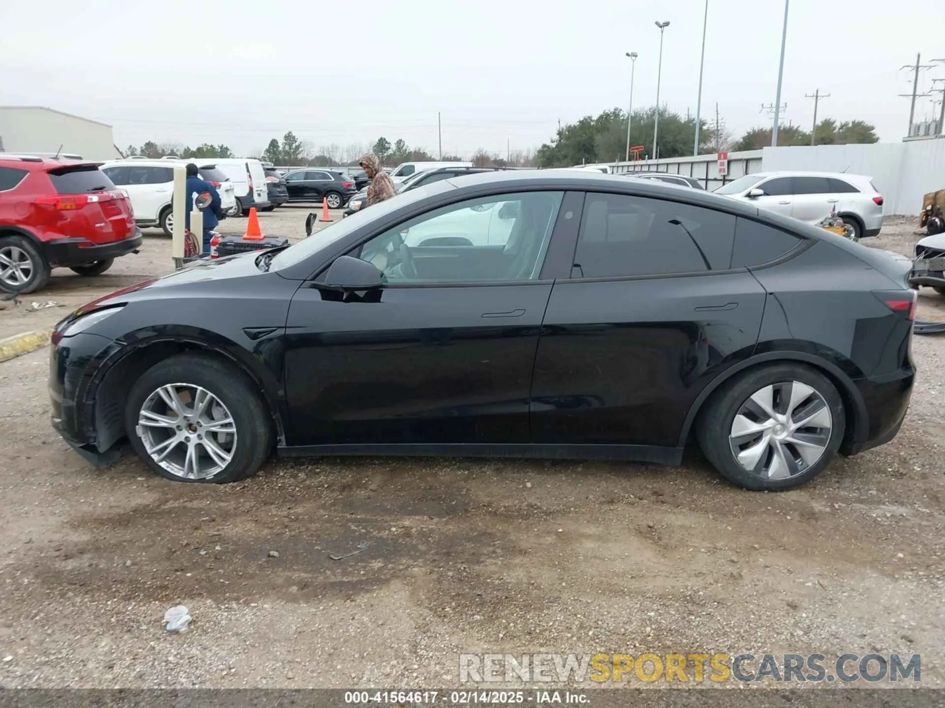 15 fotografías del automóvil dañado 7SAYGDEEXPA181114 TESLA MODEL Y 2023