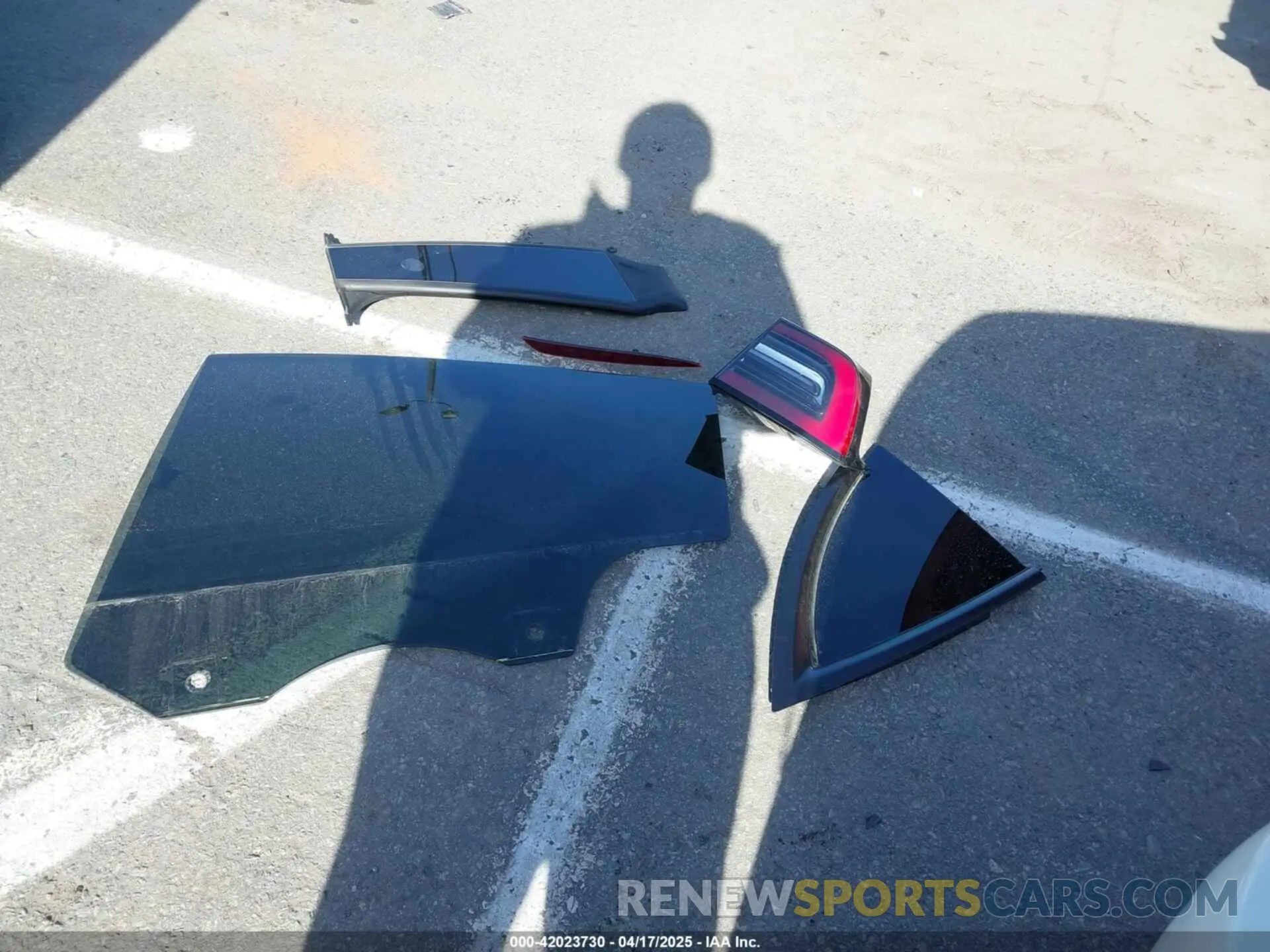 11 fotografías del automóvil dañado 7SAYGDEEXPA182702 TESLA MODEL Y 2023
