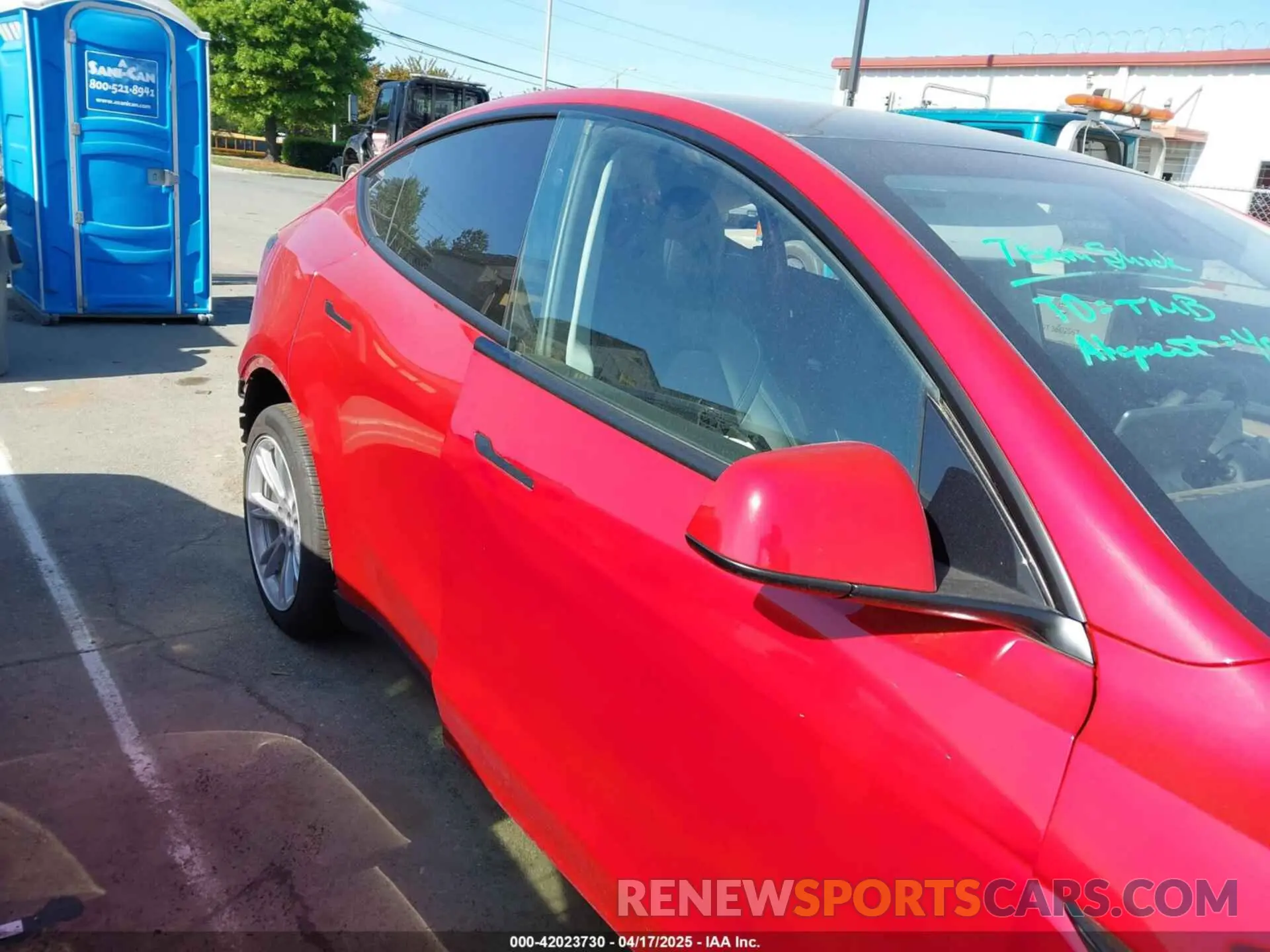 13 fotografías del automóvil dañado 7SAYGDEEXPA182702 TESLA MODEL Y 2023