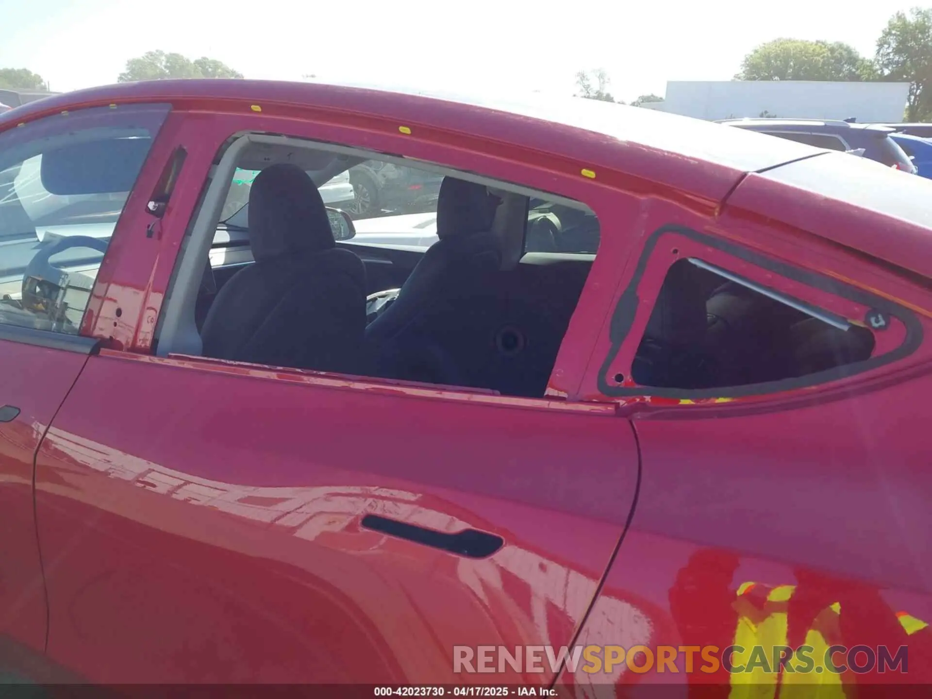 19 fotografías del automóvil dañado 7SAYGDEEXPA182702 TESLA MODEL Y 2023