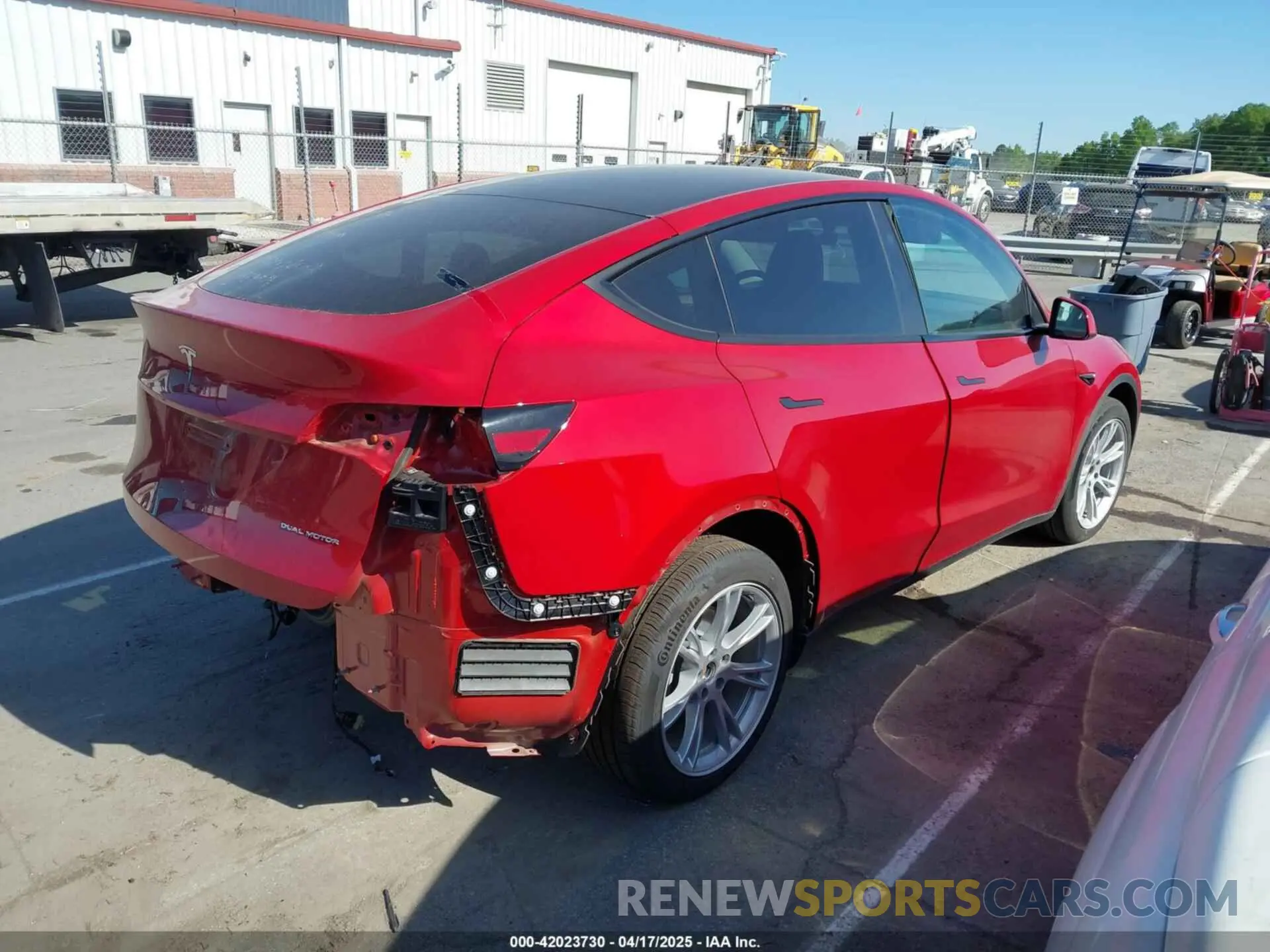 4 fotografías del automóvil dañado 7SAYGDEEXPA182702 TESLA MODEL Y 2023