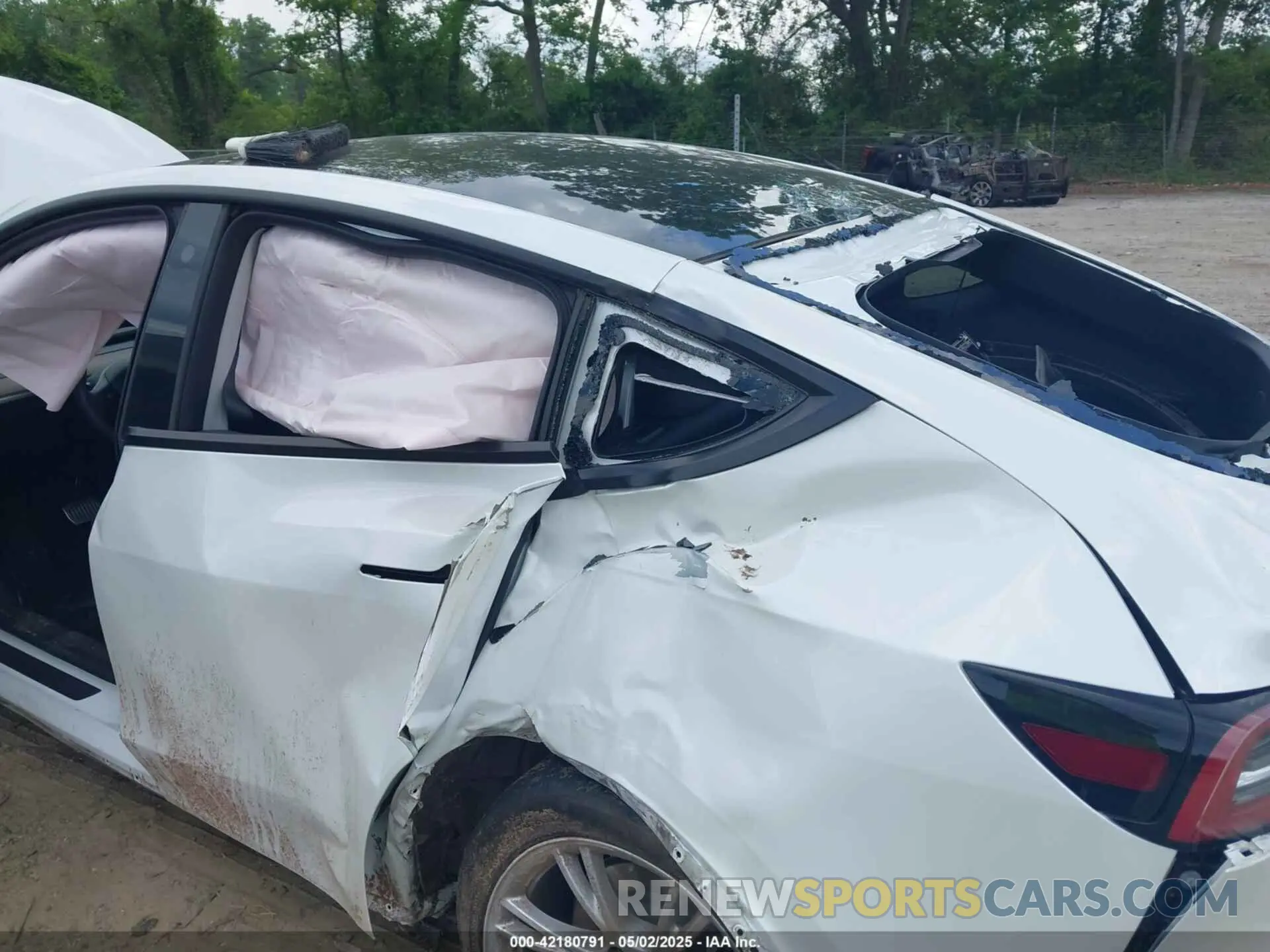 6 fotografías del automóvil dañado 7SAYGDEEXPF662919 TESLA MODEL Y 2023