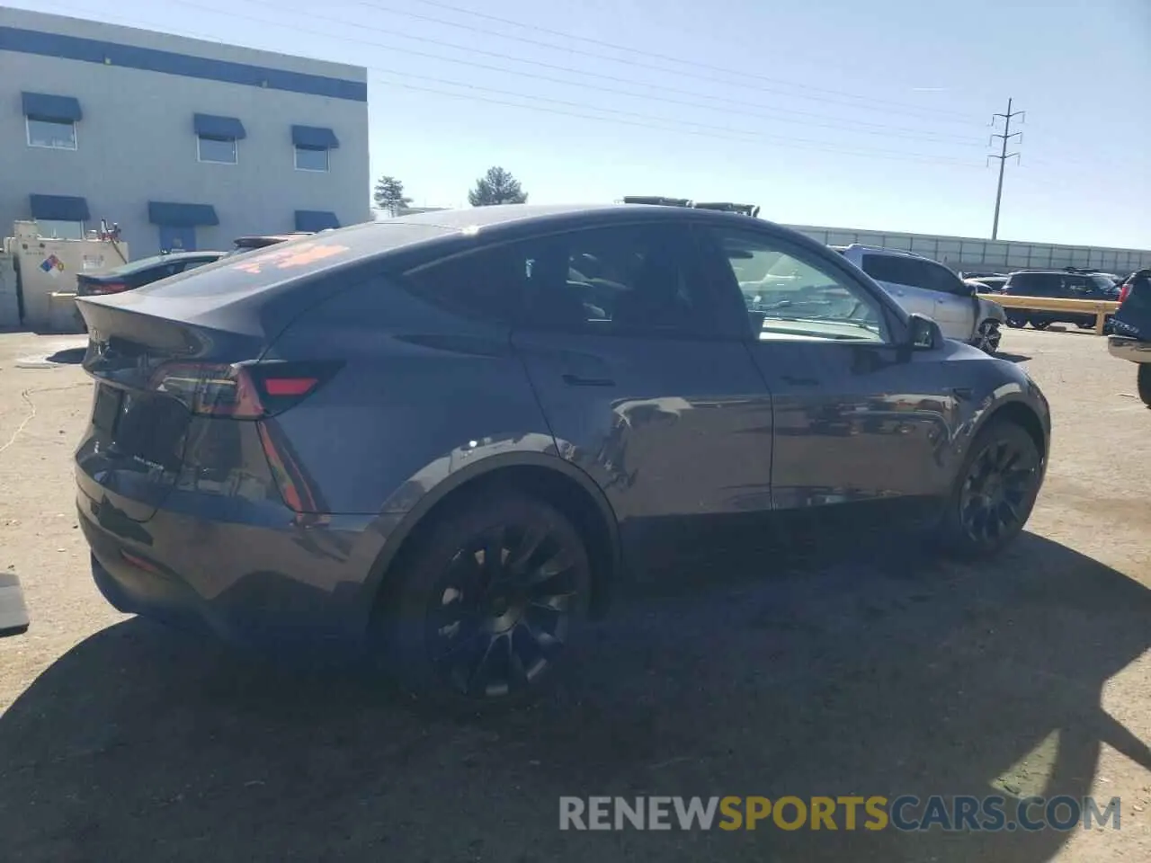 3 fotografías del automóvil dañado 7SAYGDEEXPF754676 TESLA MODEL Y 2023