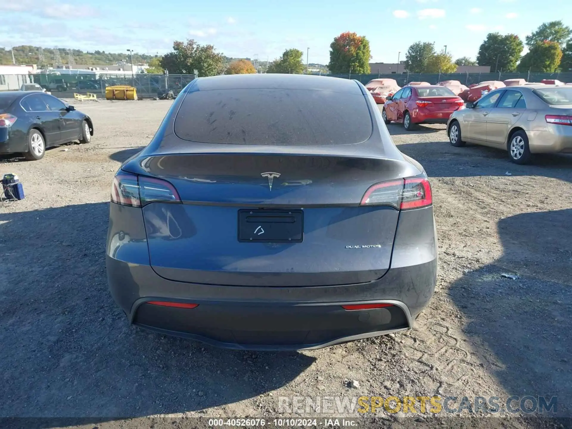 15 fotografías del automóvil dañado 7SAYGDEEXPF766262 TESLA MODEL Y 2023