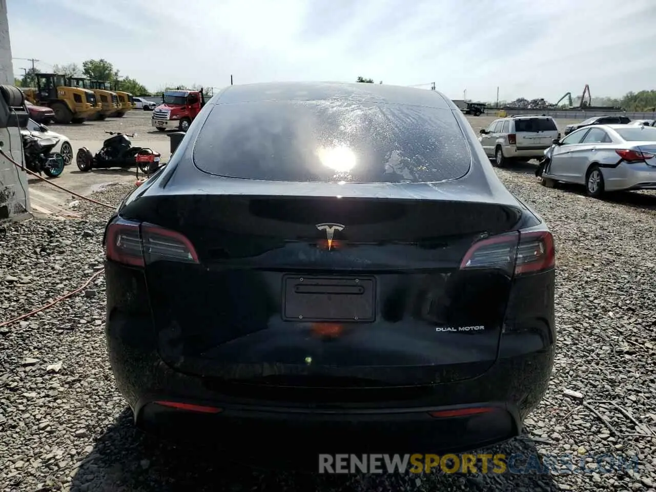 6 fotografías del automóvil dañado 7SAYGDEEXPF827903 TESLA MODEL Y 2023