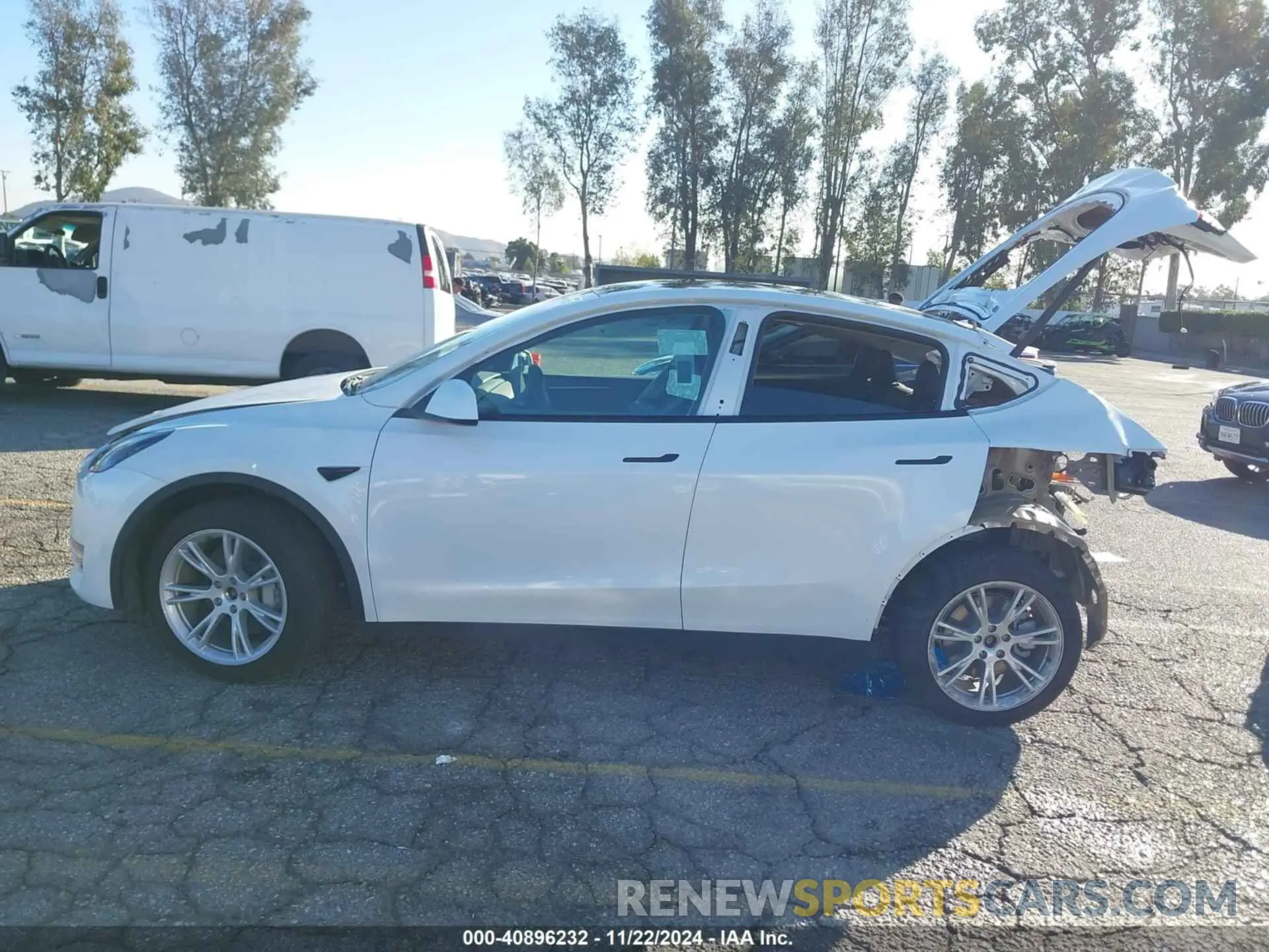 15 fotografías del automóvil dañado 7SAYGDEEXPF896297 TESLA MODEL Y 2023