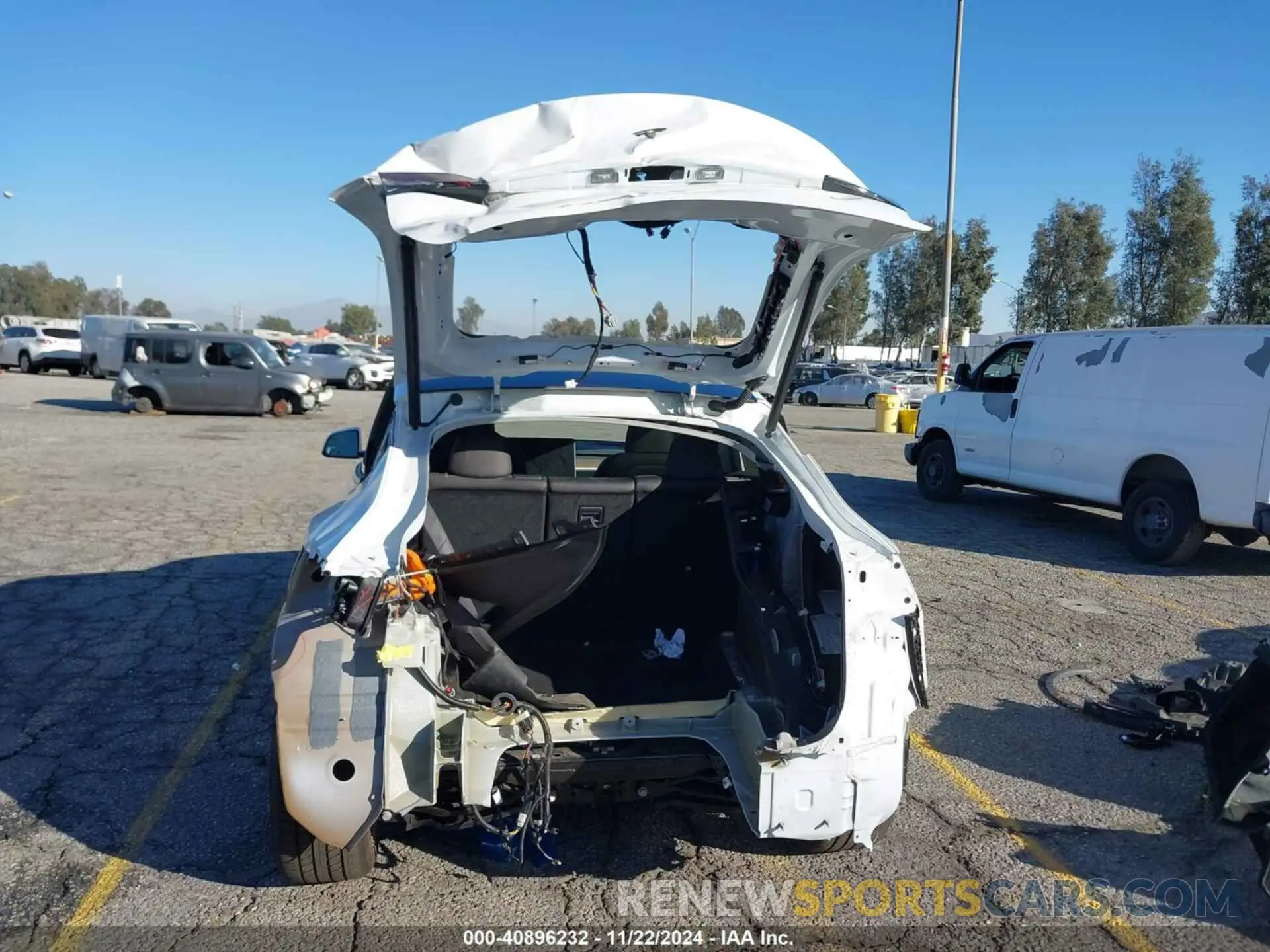 17 fotografías del automóvil dañado 7SAYGDEEXPF896297 TESLA MODEL Y 2023