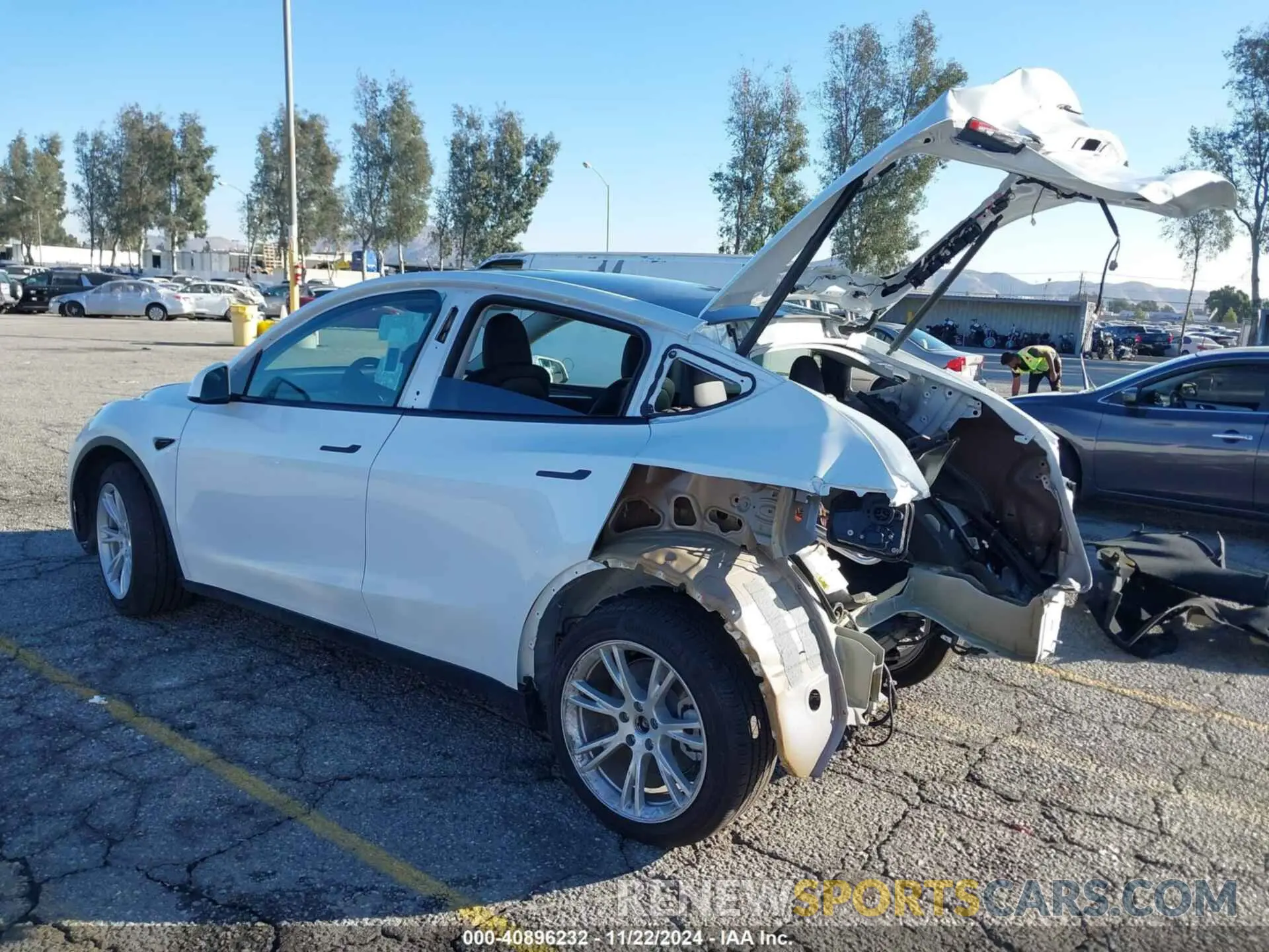 3 fotografías del automóvil dañado 7SAYGDEEXPF896297 TESLA MODEL Y 2023