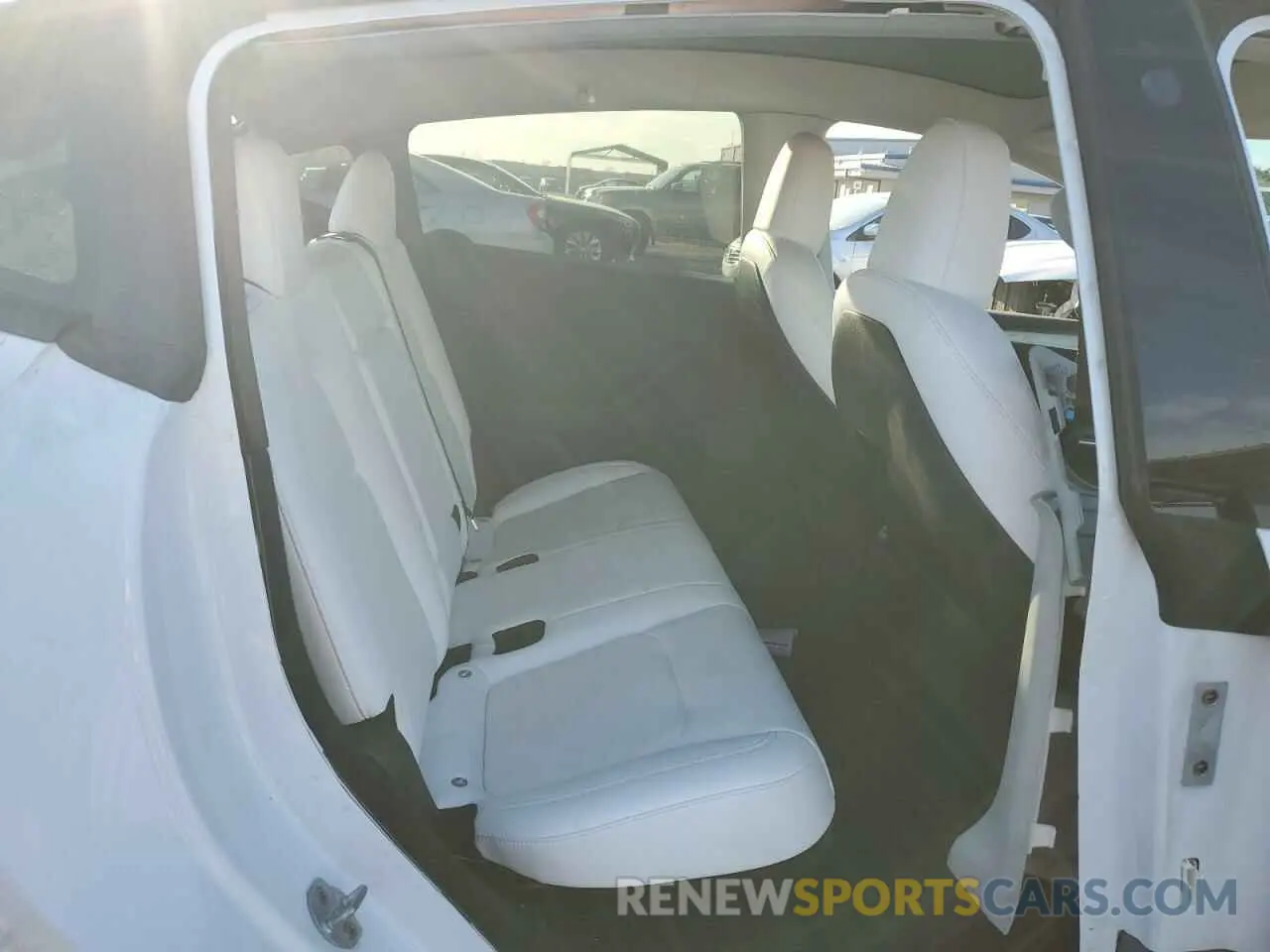 11 fotografías del automóvil dañado 7SAYGDEF0PF702093 TESLA MODEL Y 2023