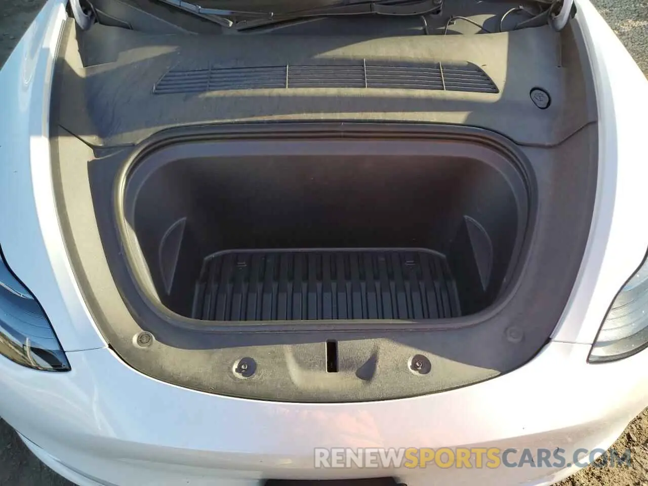 12 fotografías del automóvil dañado 7SAYGDEF0PF702093 TESLA MODEL Y 2023