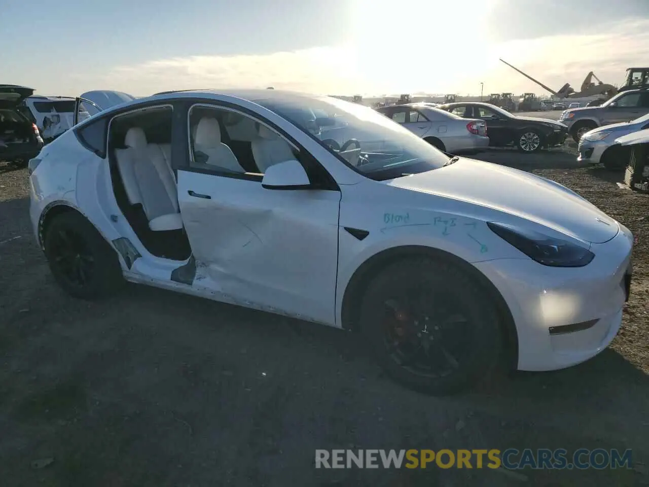 4 fotografías del automóvil dañado 7SAYGDEF0PF702093 TESLA MODEL Y 2023