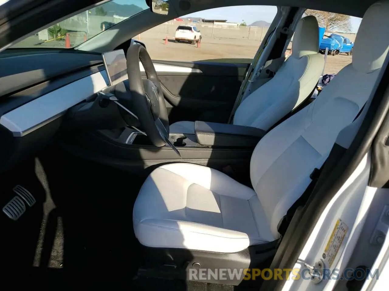 7 fotografías del automóvil dañado 7SAYGDEF0PF702093 TESLA MODEL Y 2023